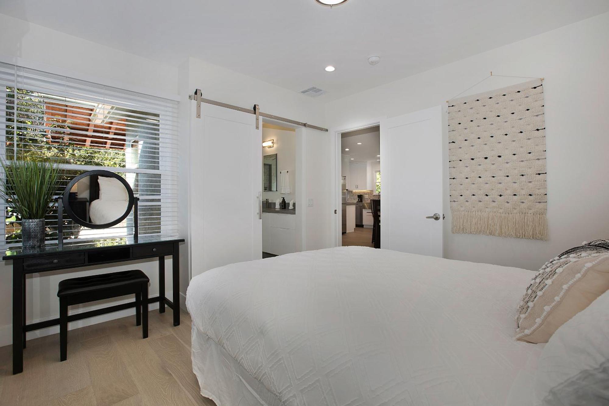 Oasis With Pool And Music By Benvenu Los Angeles
