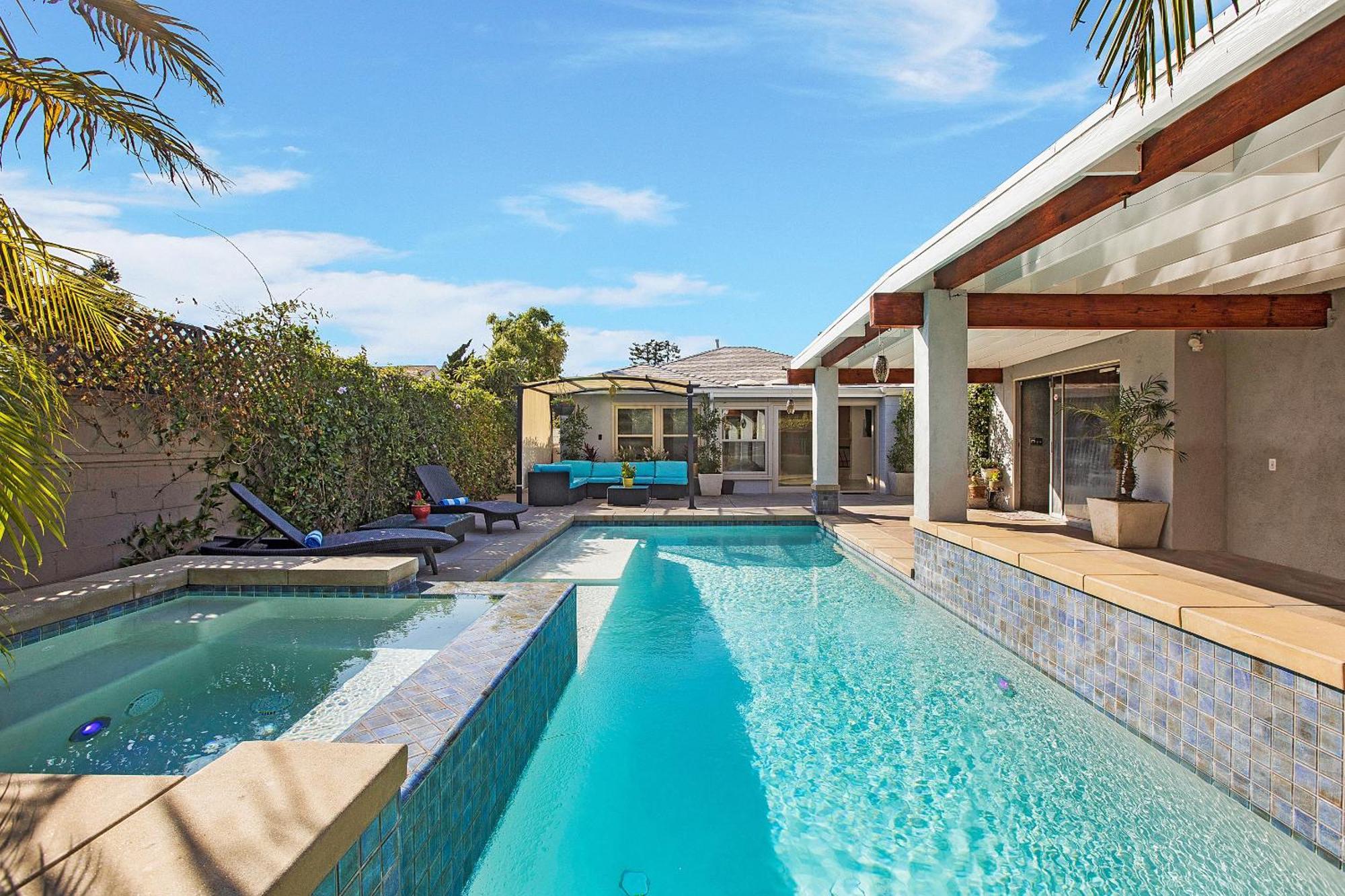Holiday home Oasis With Pool And Music By Benvenu
