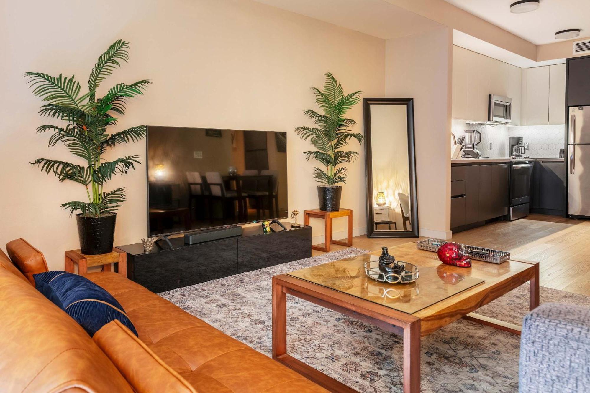 2br Hollywood Walk Luxury *