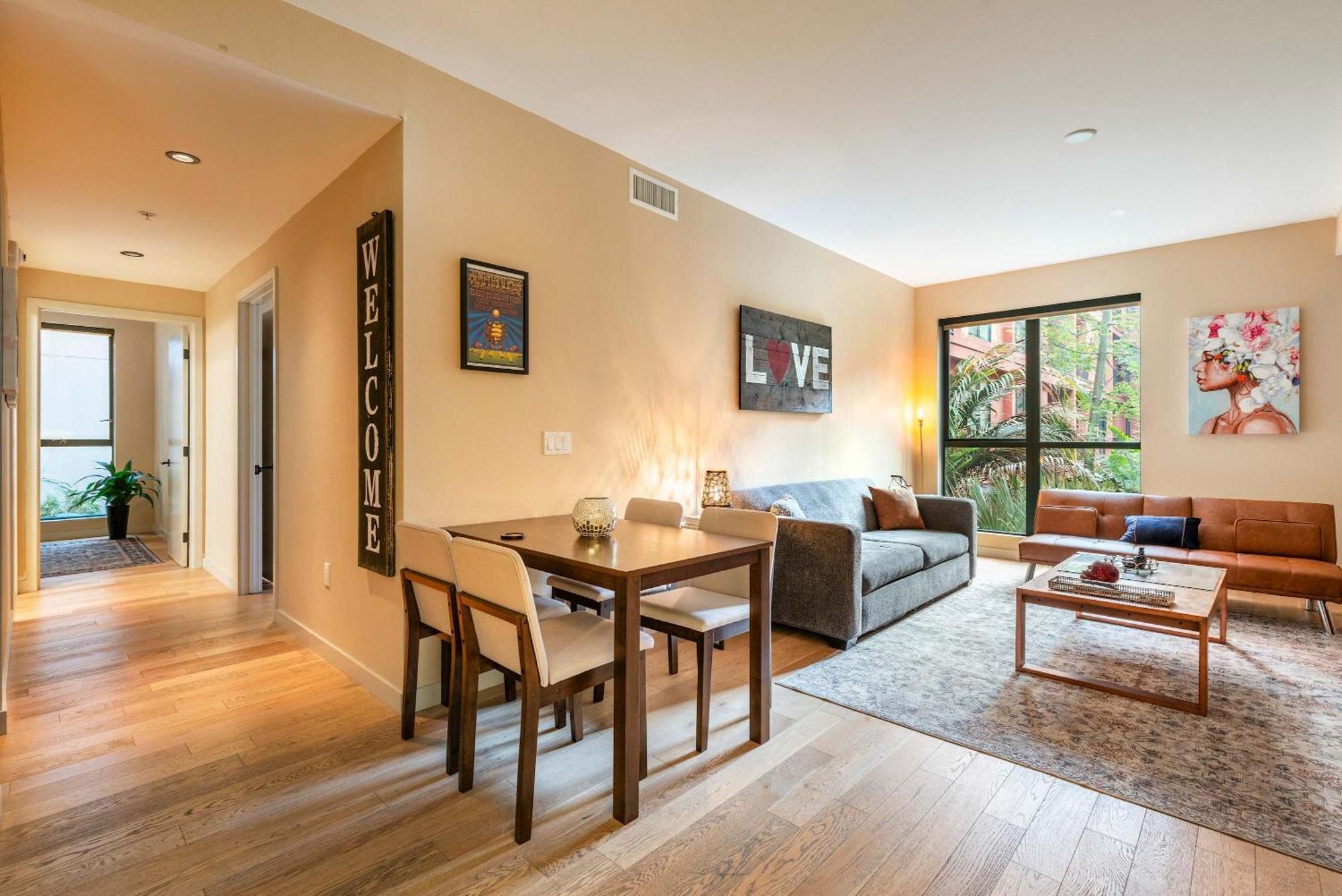 Apartment 2br Hollywood Walk Luxury *