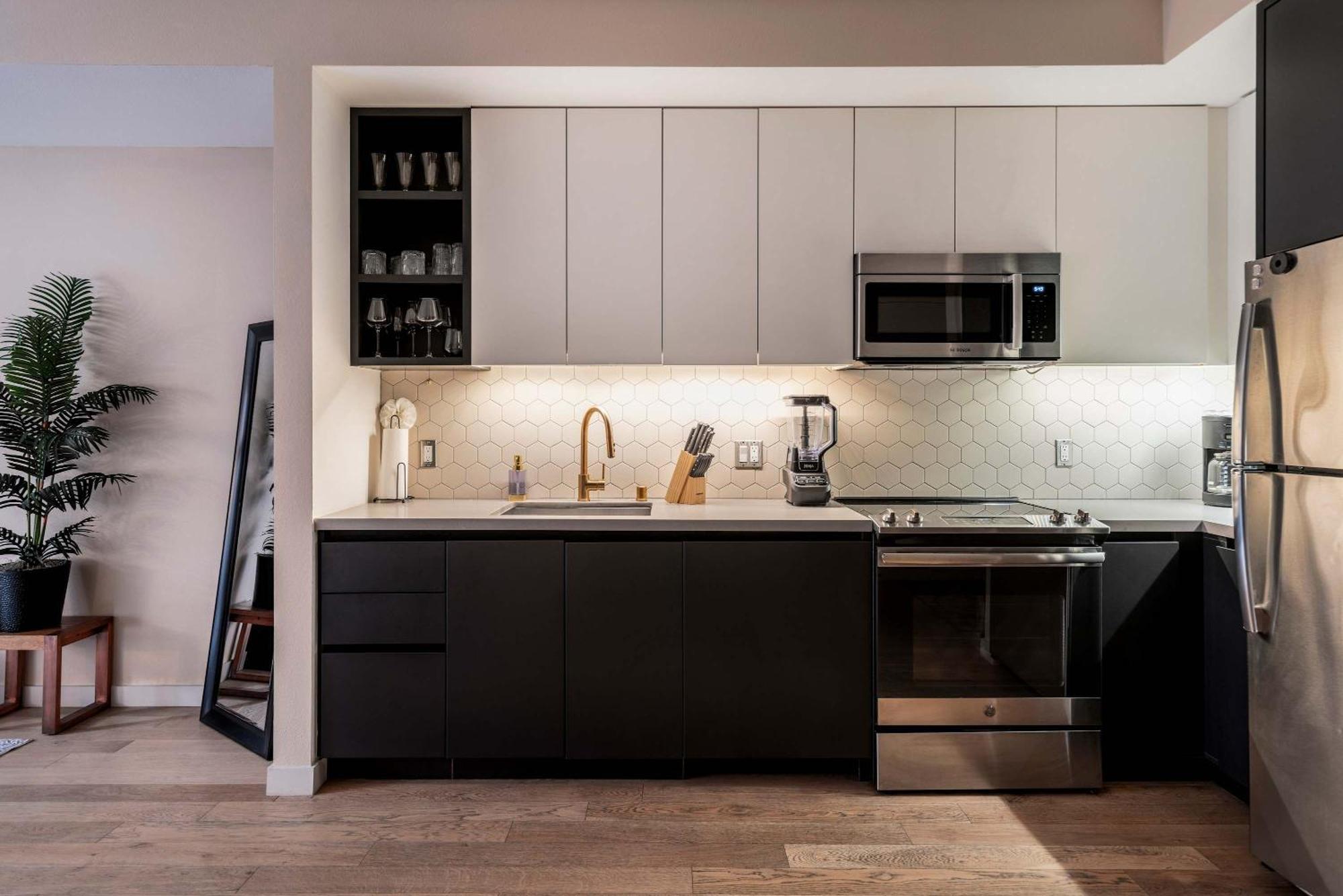 2br Hollywood Walk Luxury Los Angeles