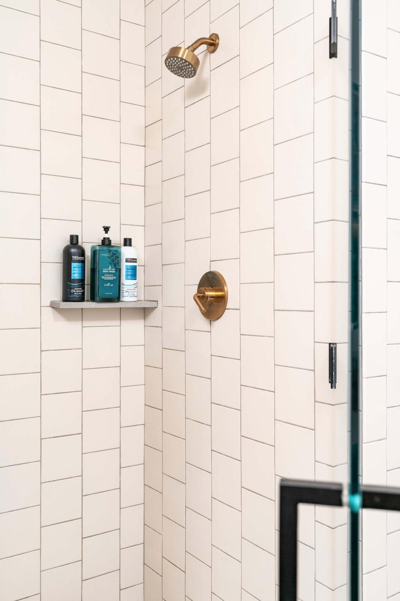 2br Hollywood Walk Luxury *
