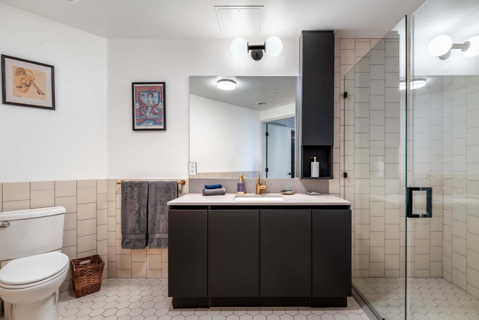 2br Hollywood Walk Luxury