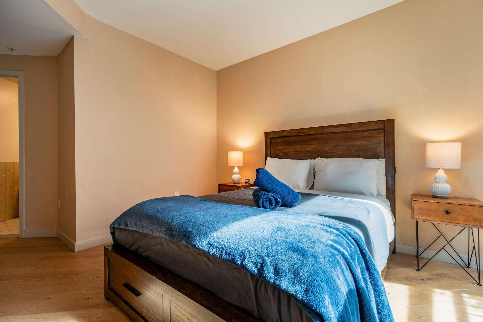 2br Hollywood Walk Luxury Los Angeles