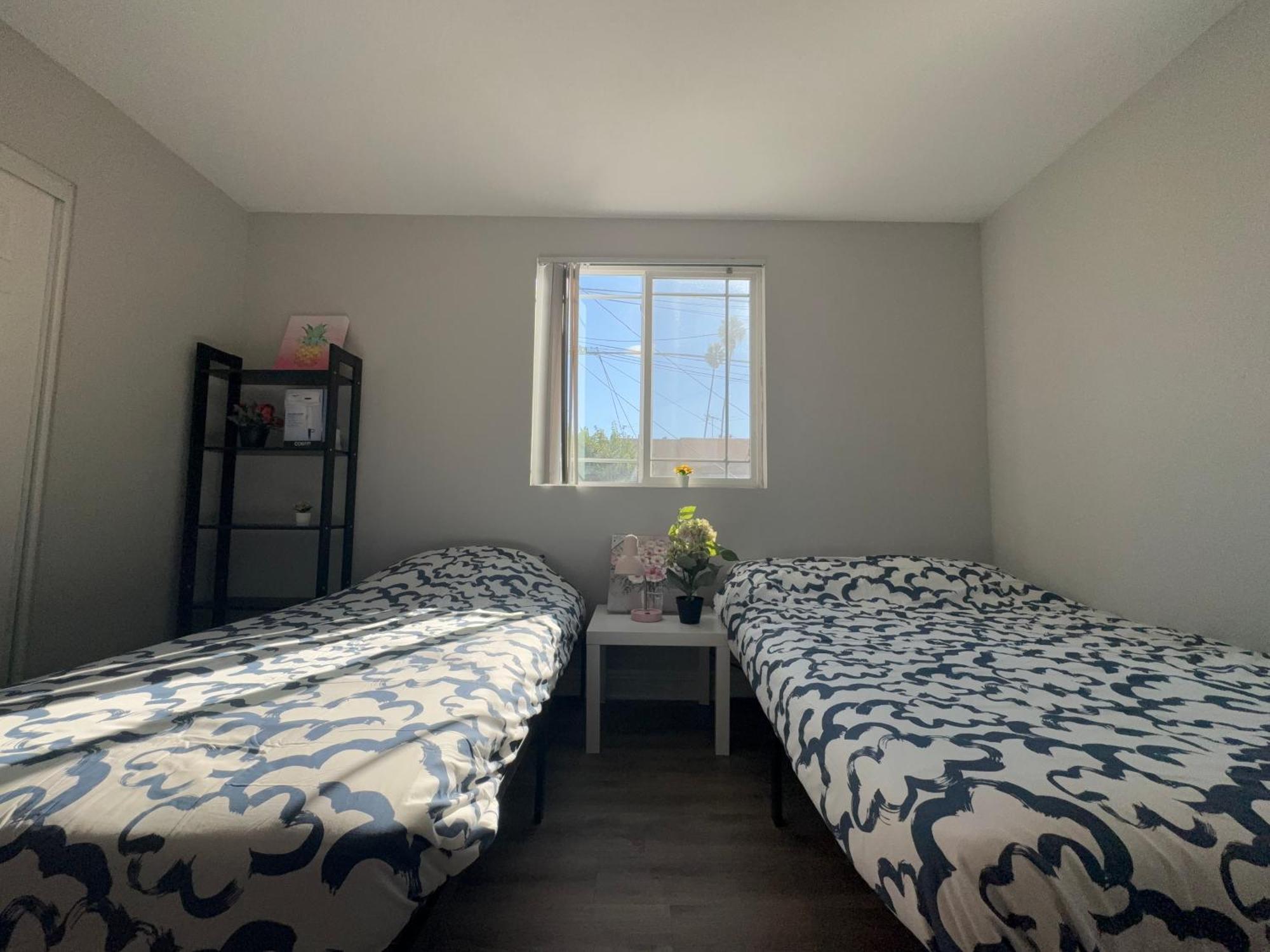 The Blue Near Usc, Dtla Hostel