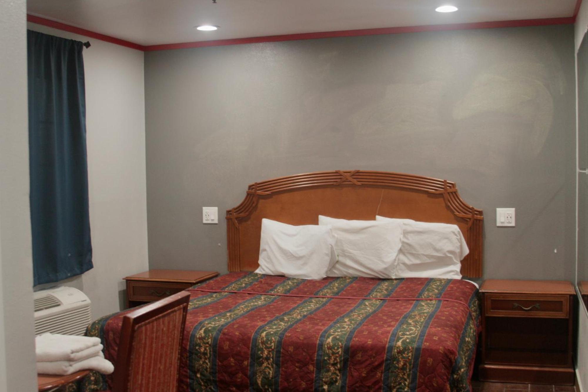 Broadway Hotel 3*