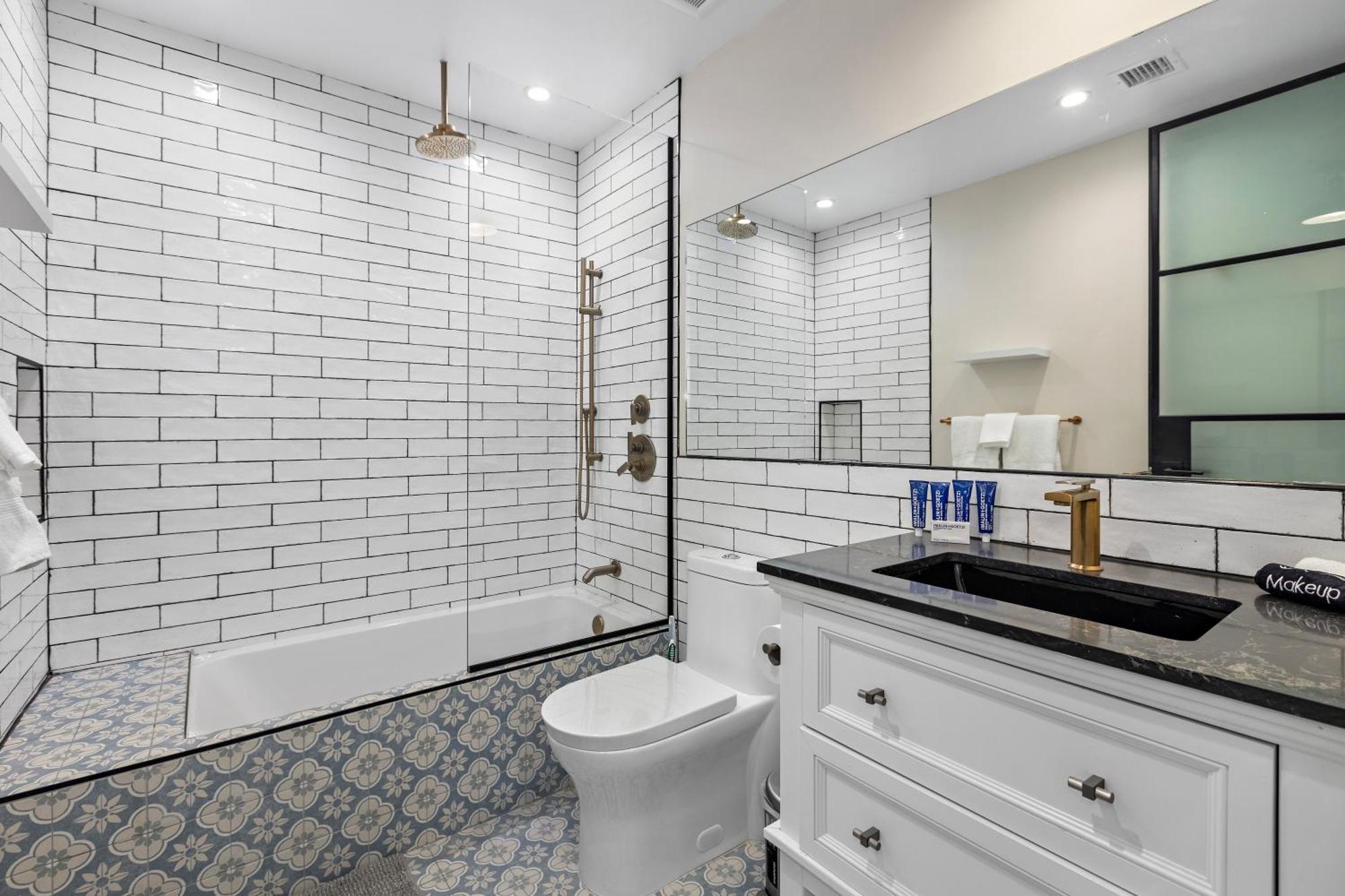 Luxurious 4 King Bedtownhouse With Free Parking And Rooftop Los Angeles