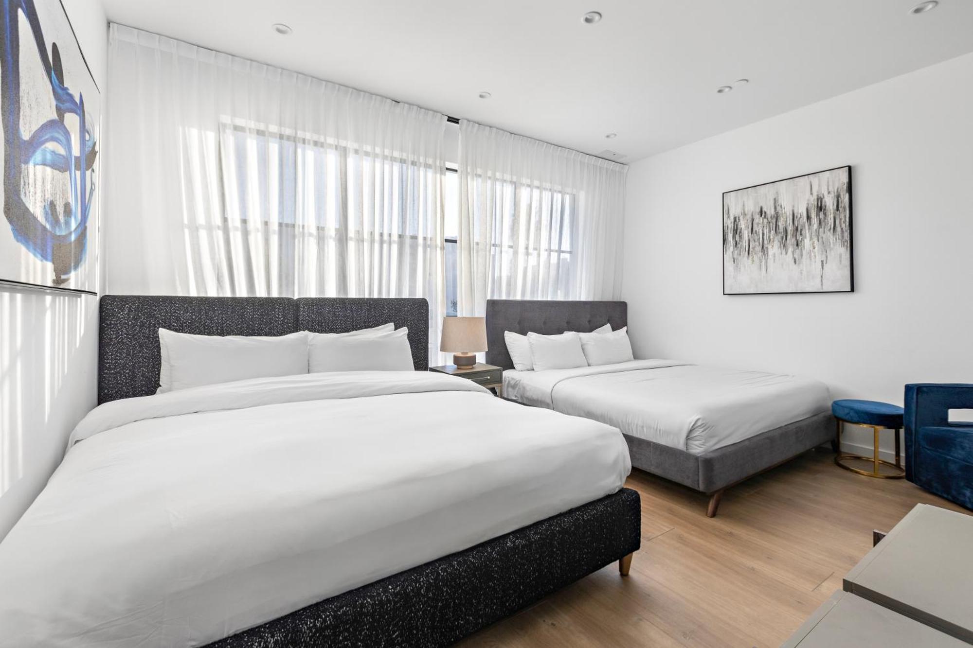 Luxurious 4 King Bedtownhouse With Free Parking And Rooftop * Los Angeles