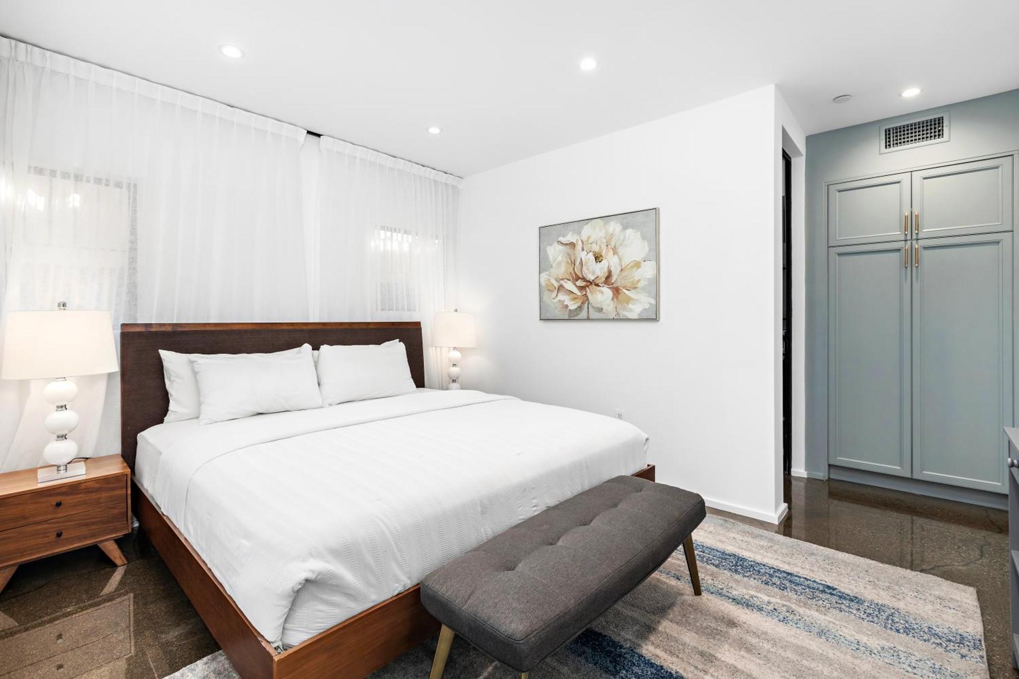 Luxurious 4 King Bedtownhouse With Free Parking And Rooftop