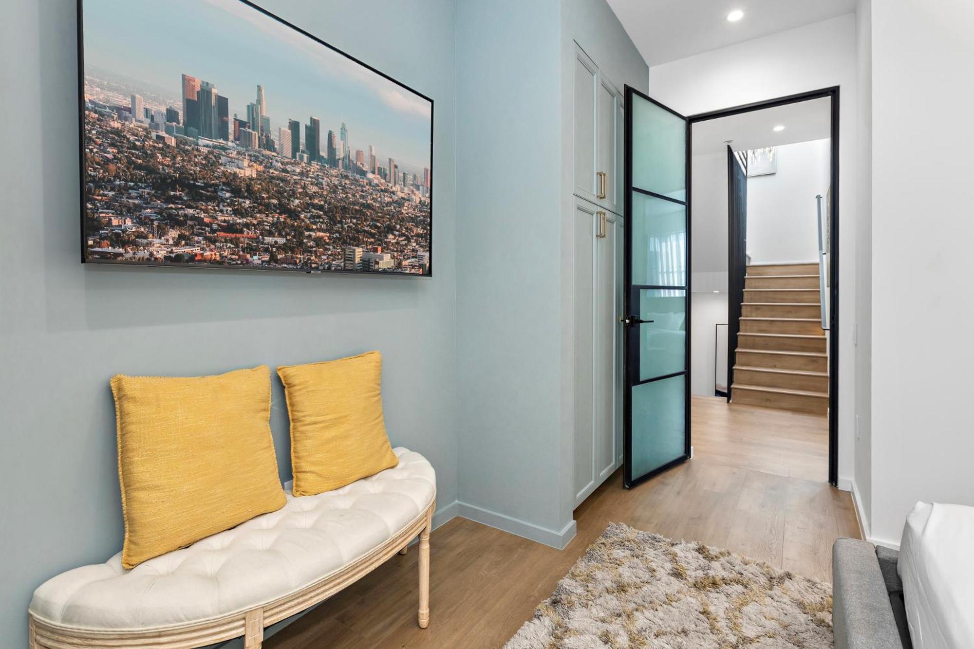 Luxurious 4 King Bedtownhouse With Free Parking And Rooftop Holiday home