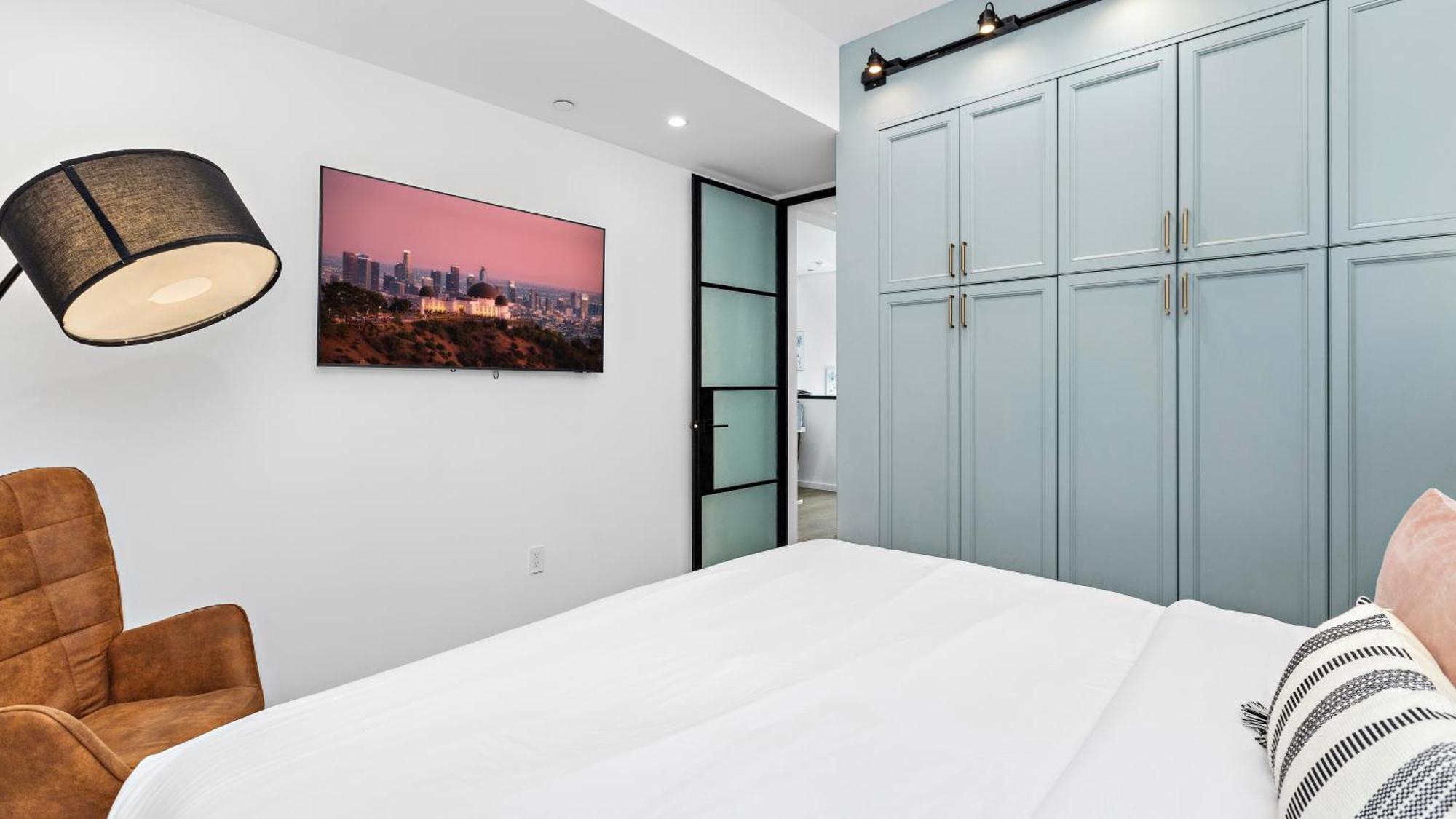 Luxurious 4 King Bedtownhouse With Free Parking And Rooftop