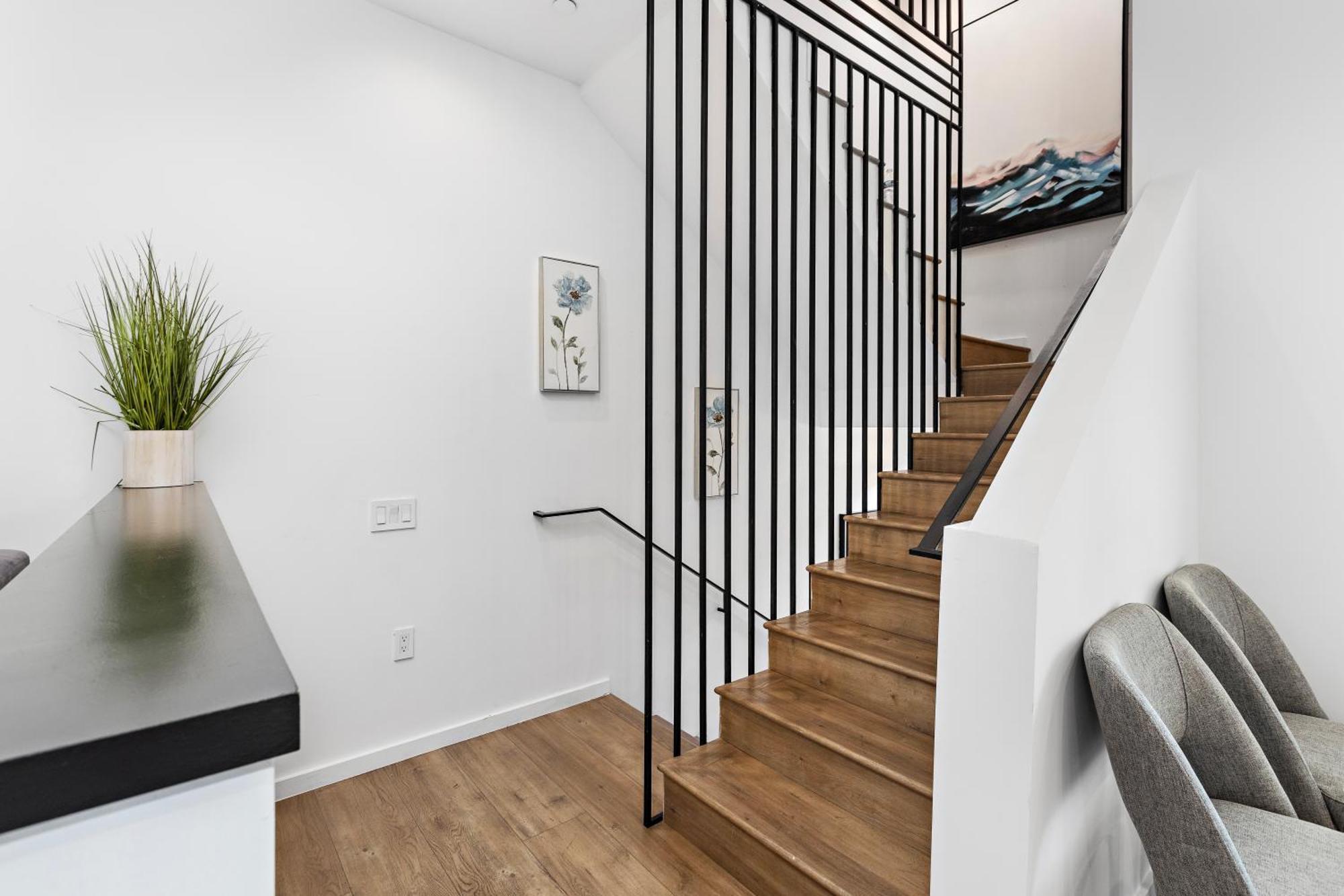 Holiday home Luxurious 4 King Bedtownhouse With Free Parking And Rooftop Los Angeles