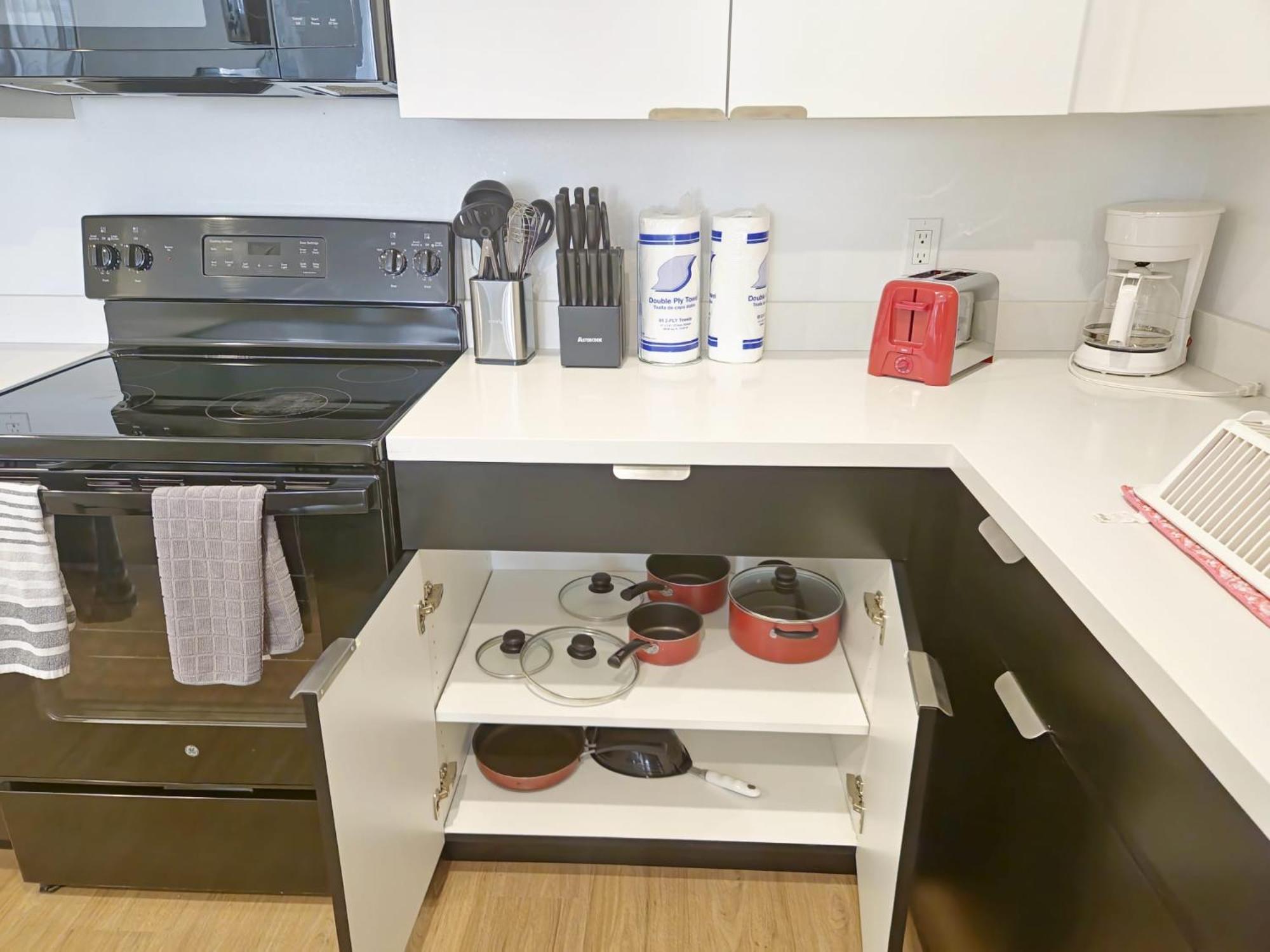 Aparthotel Stylish Downtown Escape With Rooftop Views