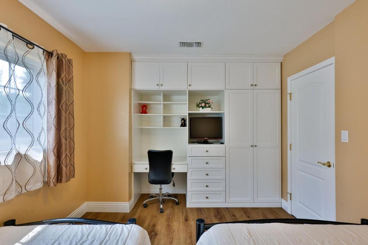 Marina Del Rey Area Prime Location Los Angeles