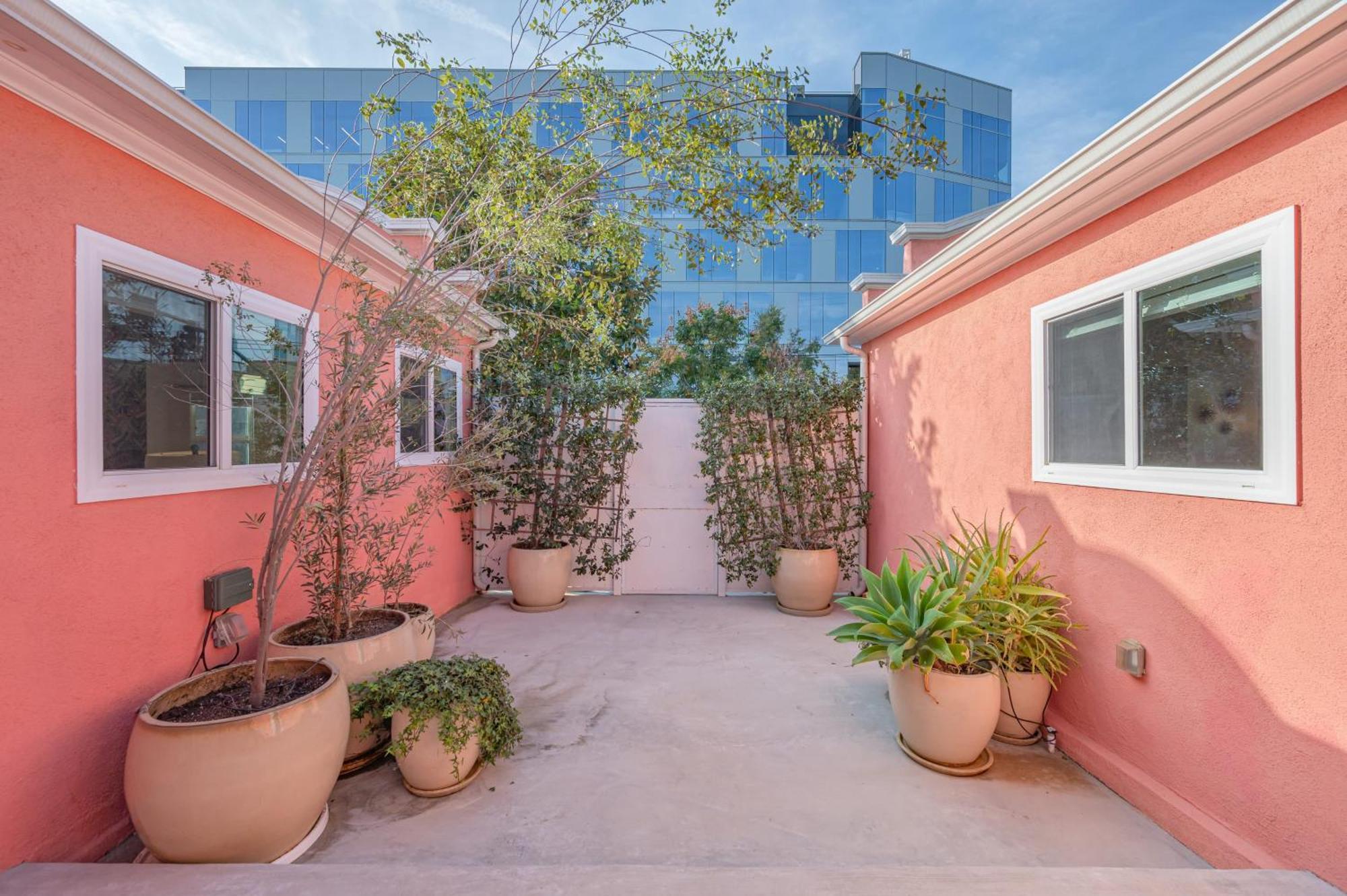 Apartment Day Dreams By Avantstay Private Balcony A Hollywood Location