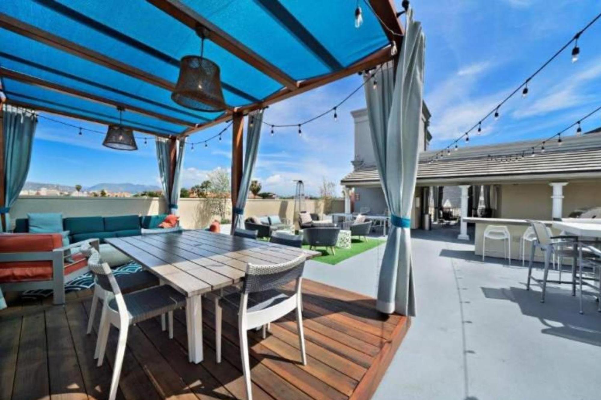Apartment Bright & Spacious In Iconic La Neighborhood-free Parking *