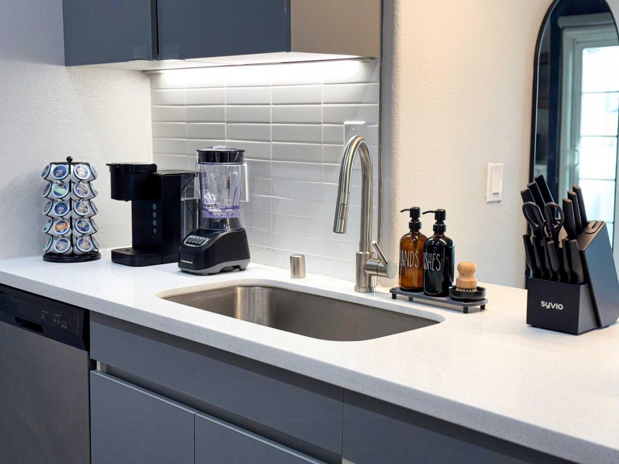 Apartment Bright & Spacious In Iconic La Neighborhood-free Parking Los Angeles