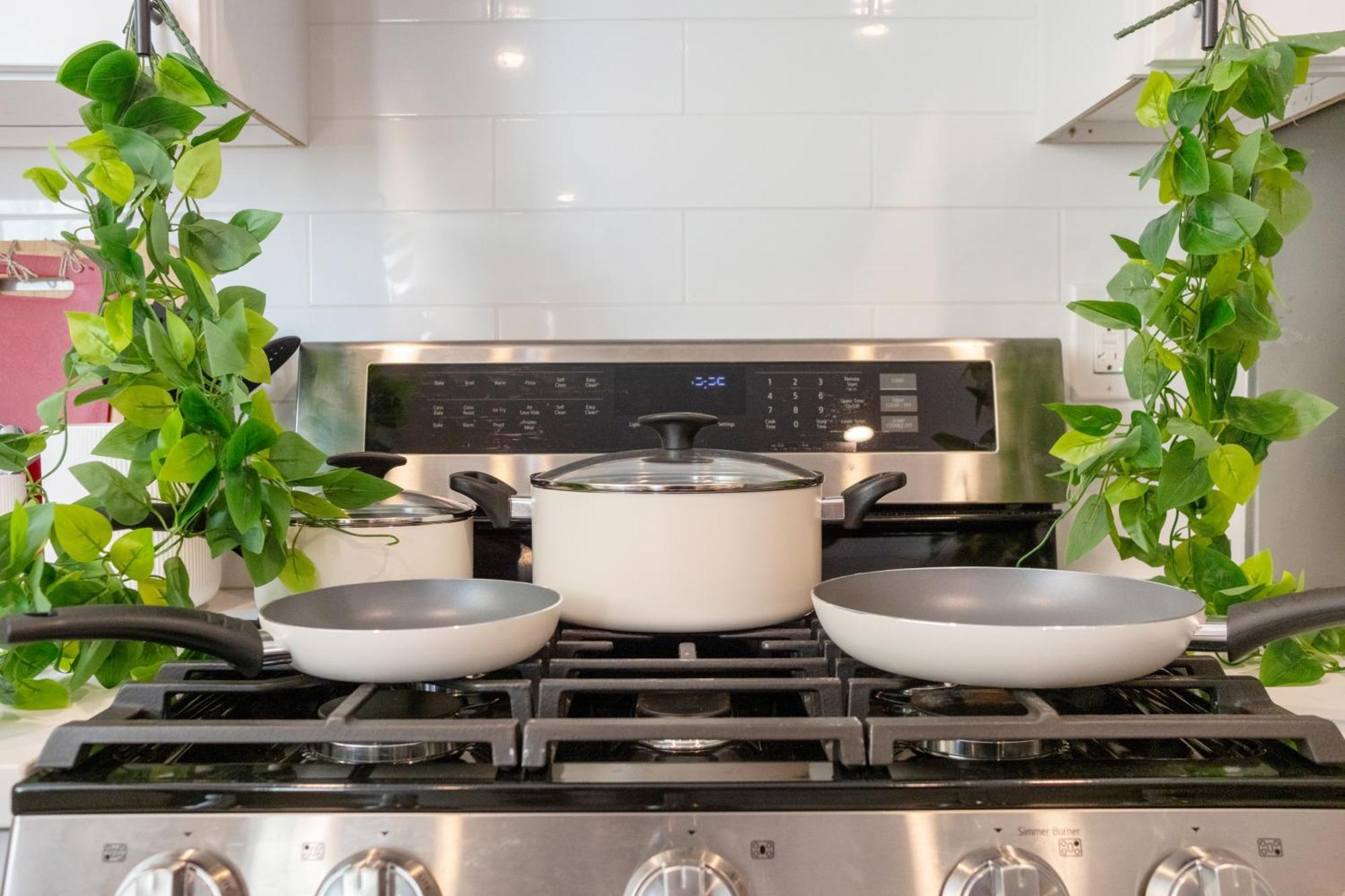Cozy Urban Retreat Near Downtown La & Usc - Private With Shared Living And Kitchen Los Angeles