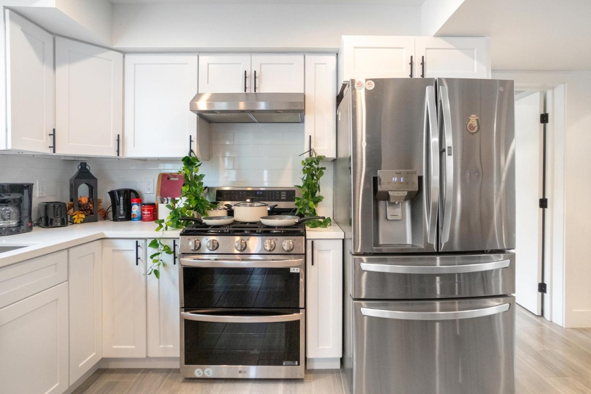 Cozy Urban Retreat Near Downtown La & Usc - Private With Shared Living And Kitchen