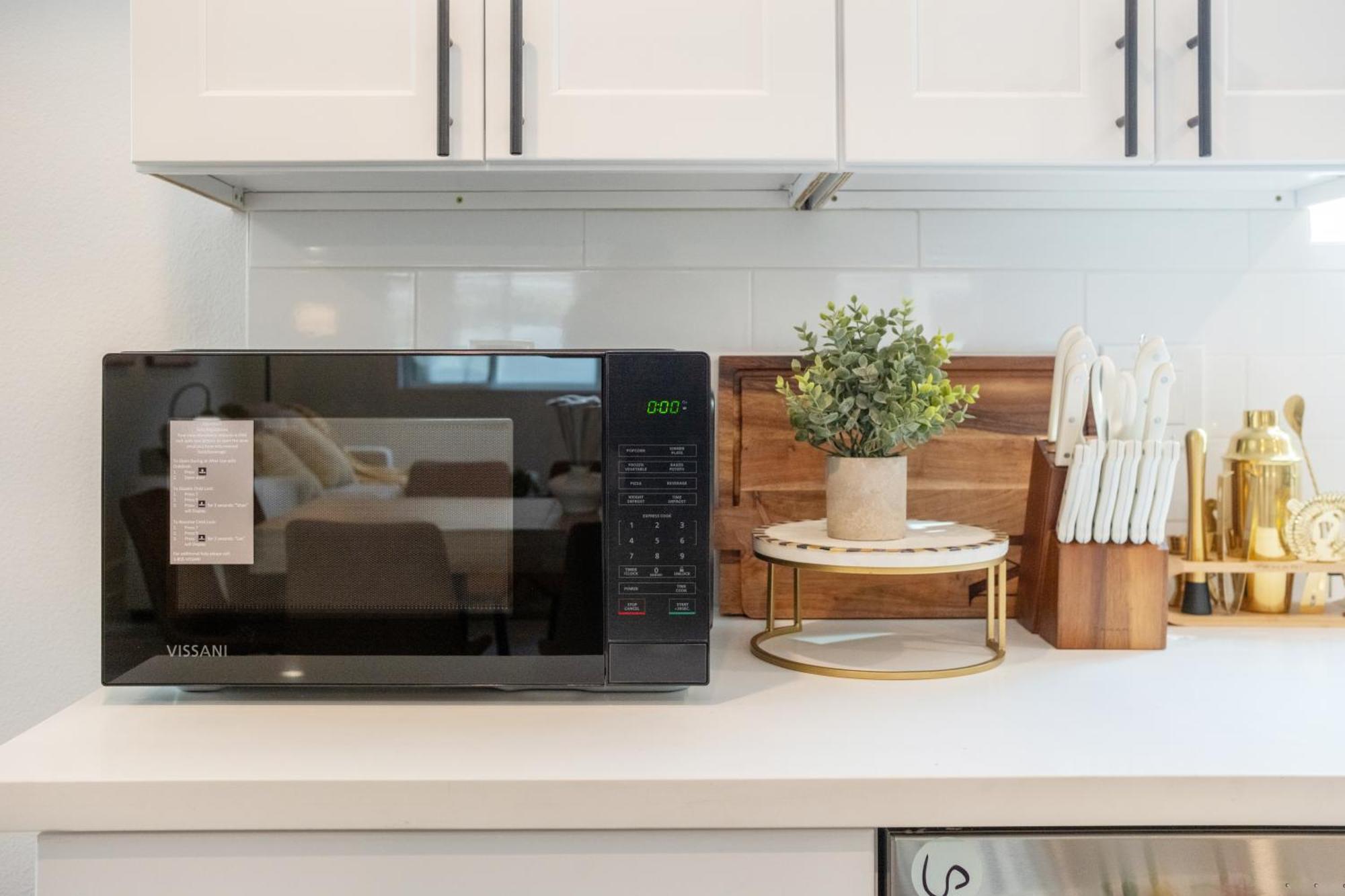 Guest house Cozy Urban Retreat Near Downtown La & Usc - Private With Shared Living And Kitchen
