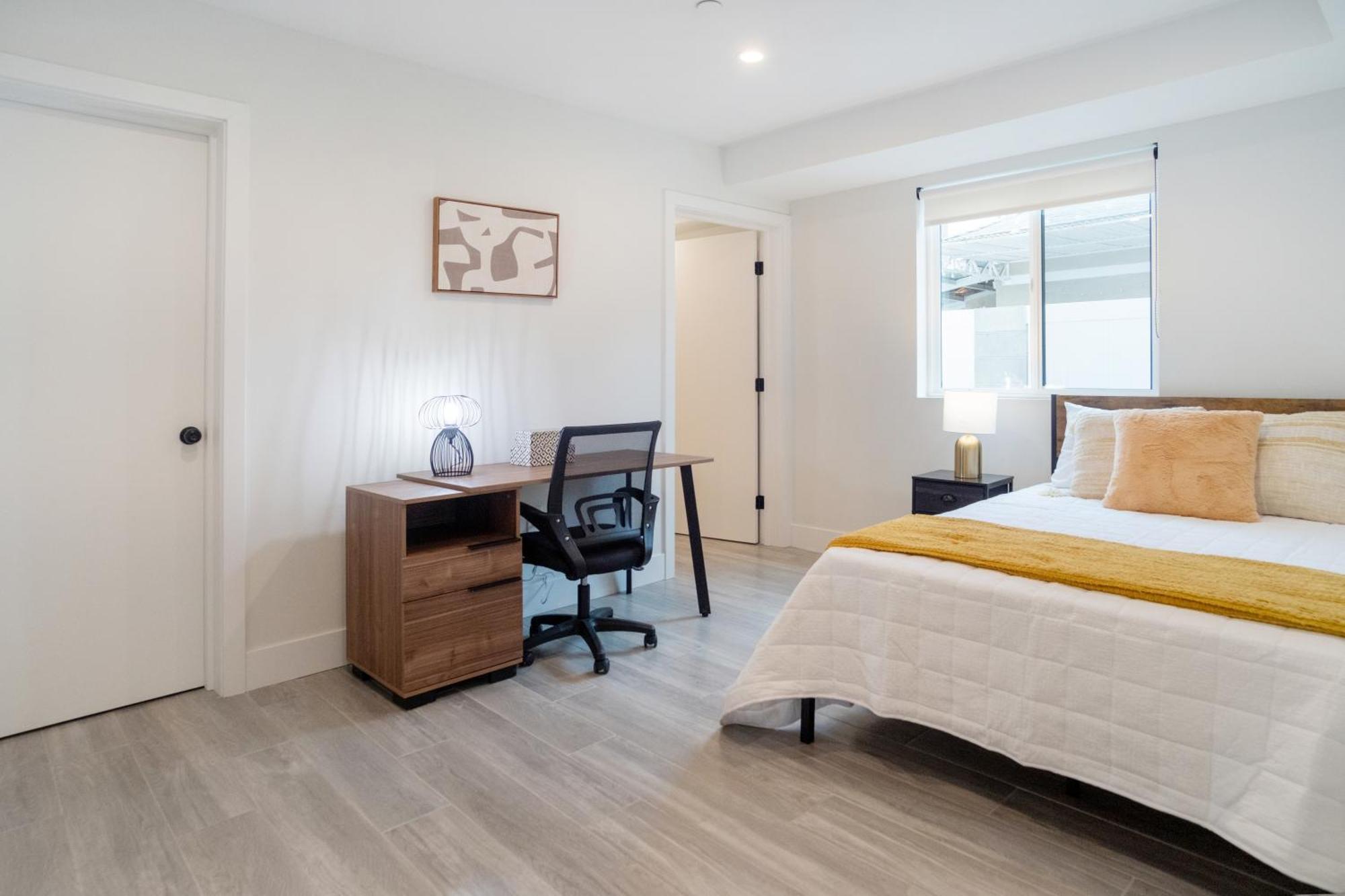 Guest house Cozy Urban Retreat Near Downtown La & Usc - Private With Shared Living And Kitchen Los Angeles