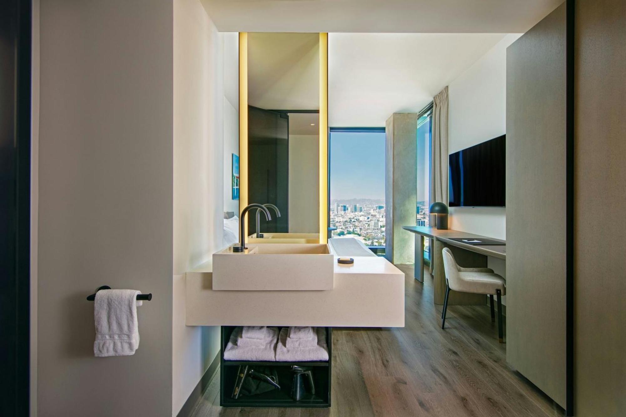 Hotel Ac By Marriott Downtown Angeles