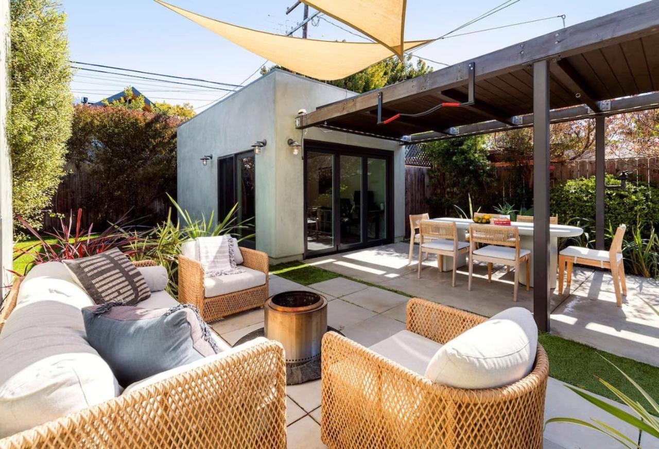 Sun-drenched Spanish Manor In Mar Vista Holiday home Los Angeles