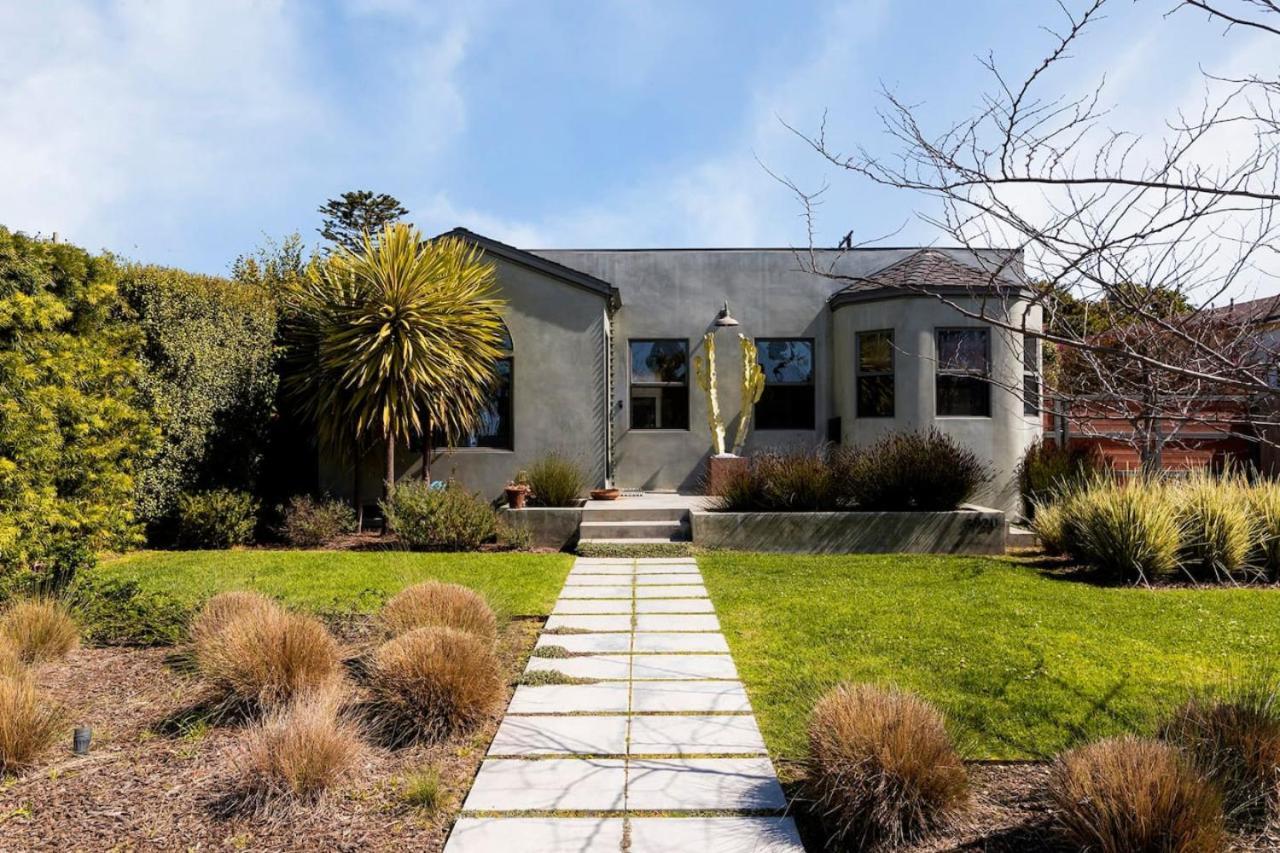 Holiday home Sun-drenched Spanish Manor In Mar Vista *