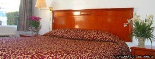 Rose Bowl Motel