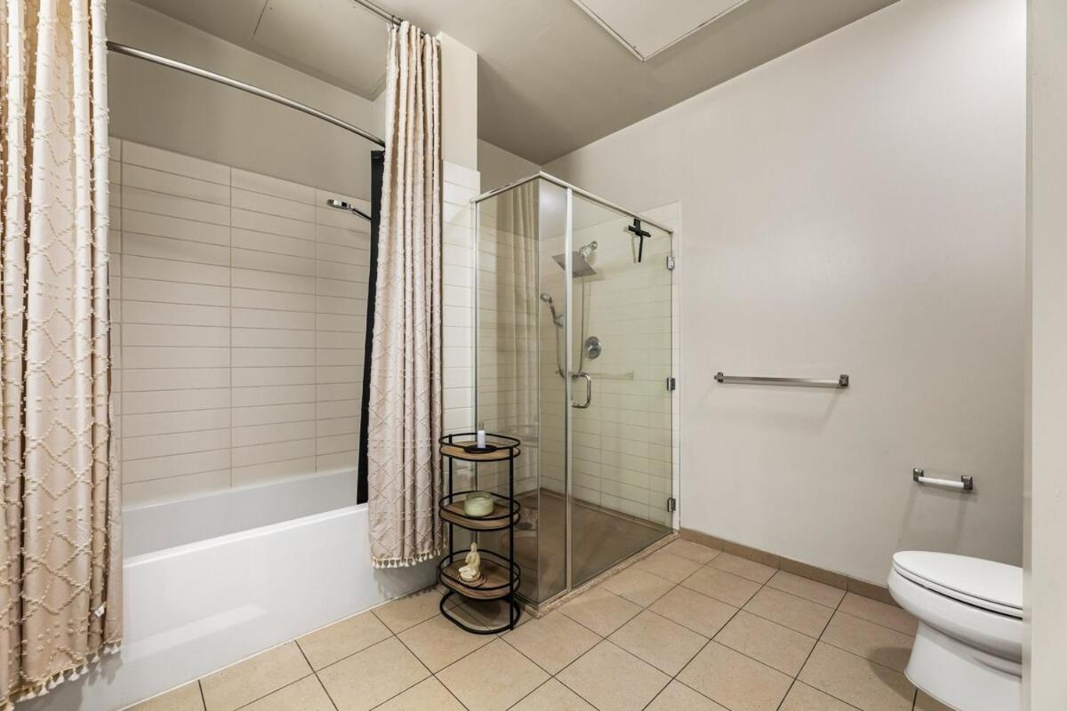 Dtla Loft, Parking, Pool, Gym, Steps To Crypto Arena * Los Angeles