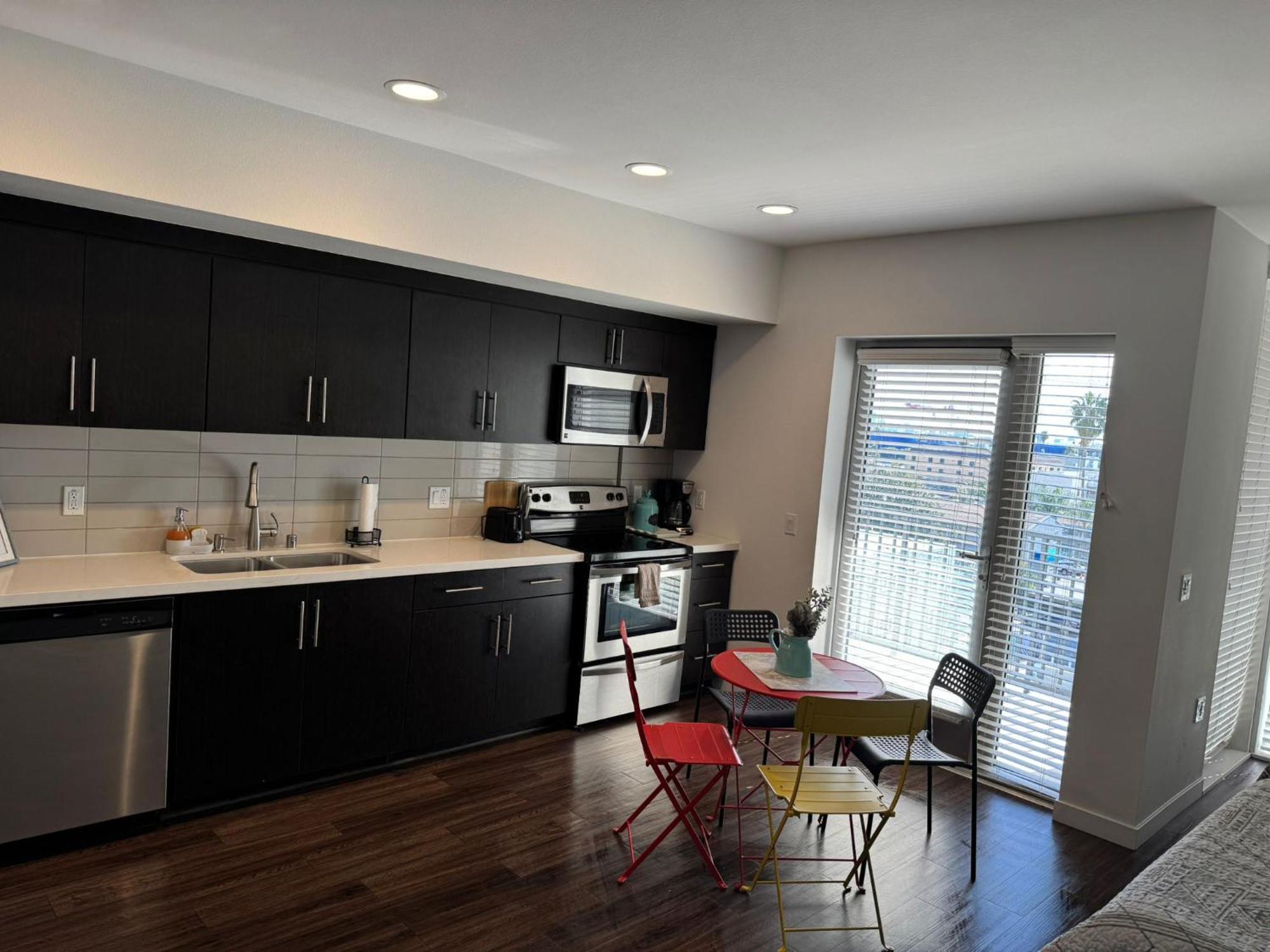 Incredible Hollywood Loft Free Parking
