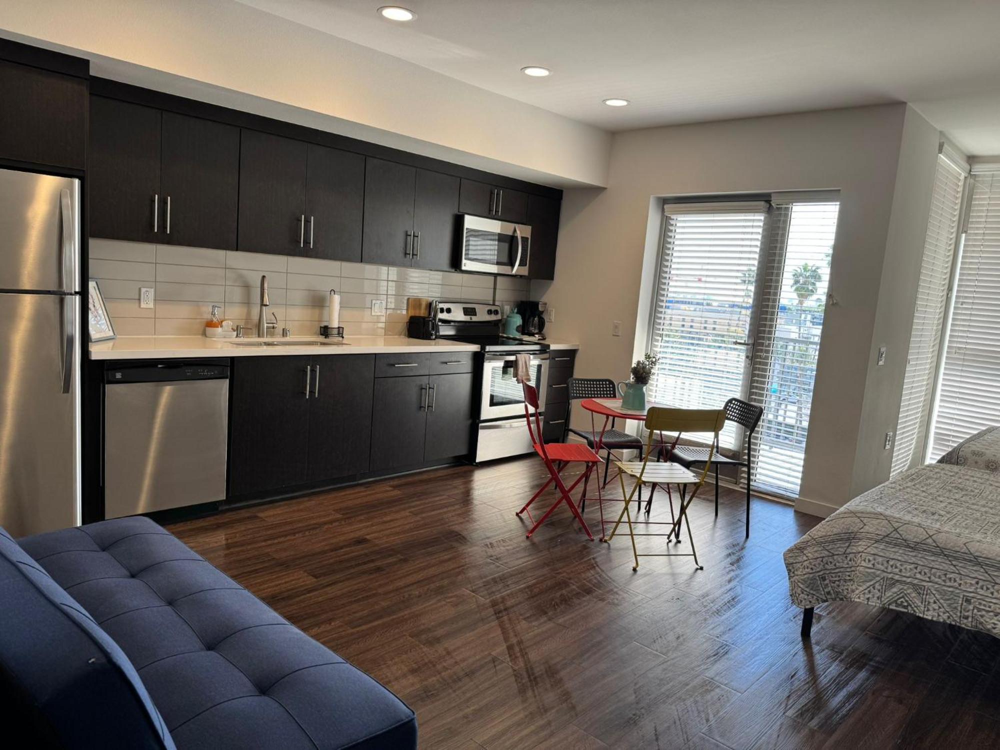 Apartment Incredible Hollywood Loft Free Parking