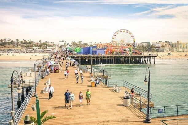 Modern 2bd 2ba, 5 Min To Santa Monica Pier! * Los Angeles