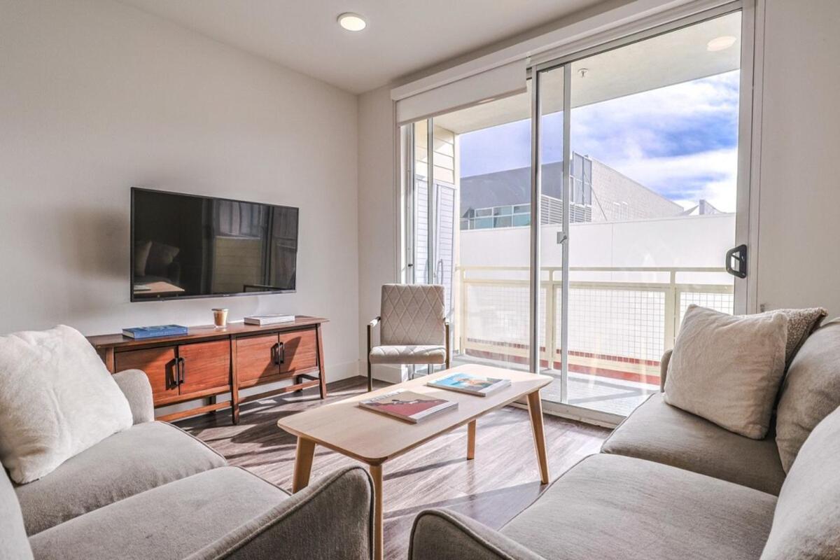 Apartment Modern 2bd 2ba, 5 Min To Santa Monica Pier! Los Angeles