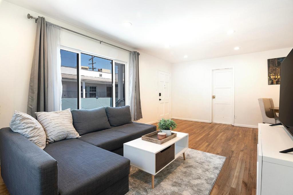 Comfortable 1-bedroom Near Beverly Hills And La Attractions *