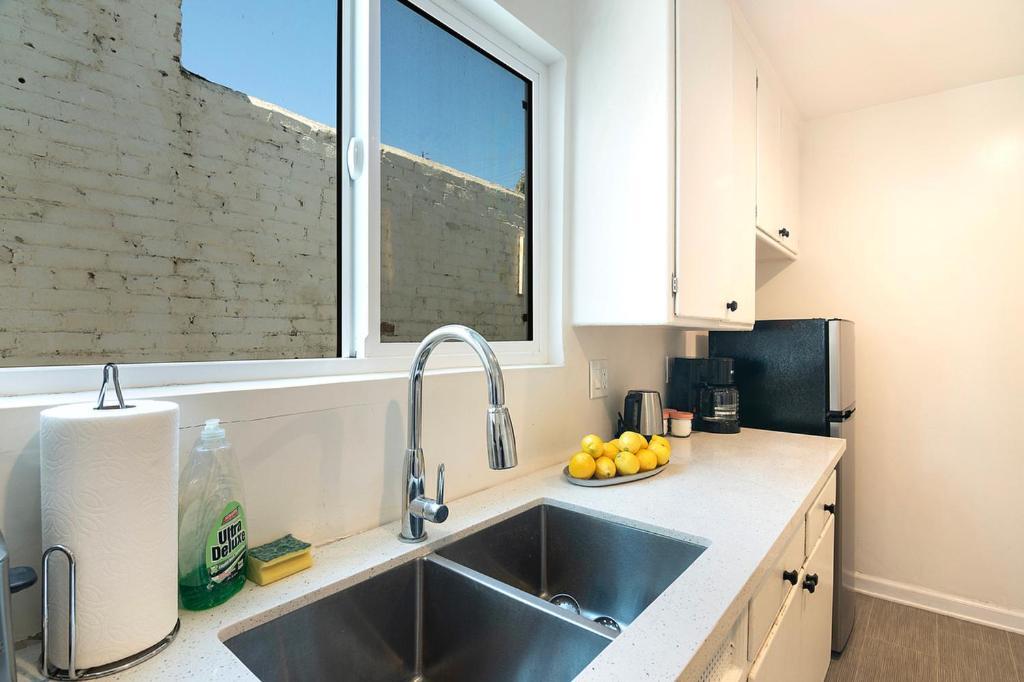 Comfortable 1-bedroom Near Beverly Hills And La Attractions Los Angeles