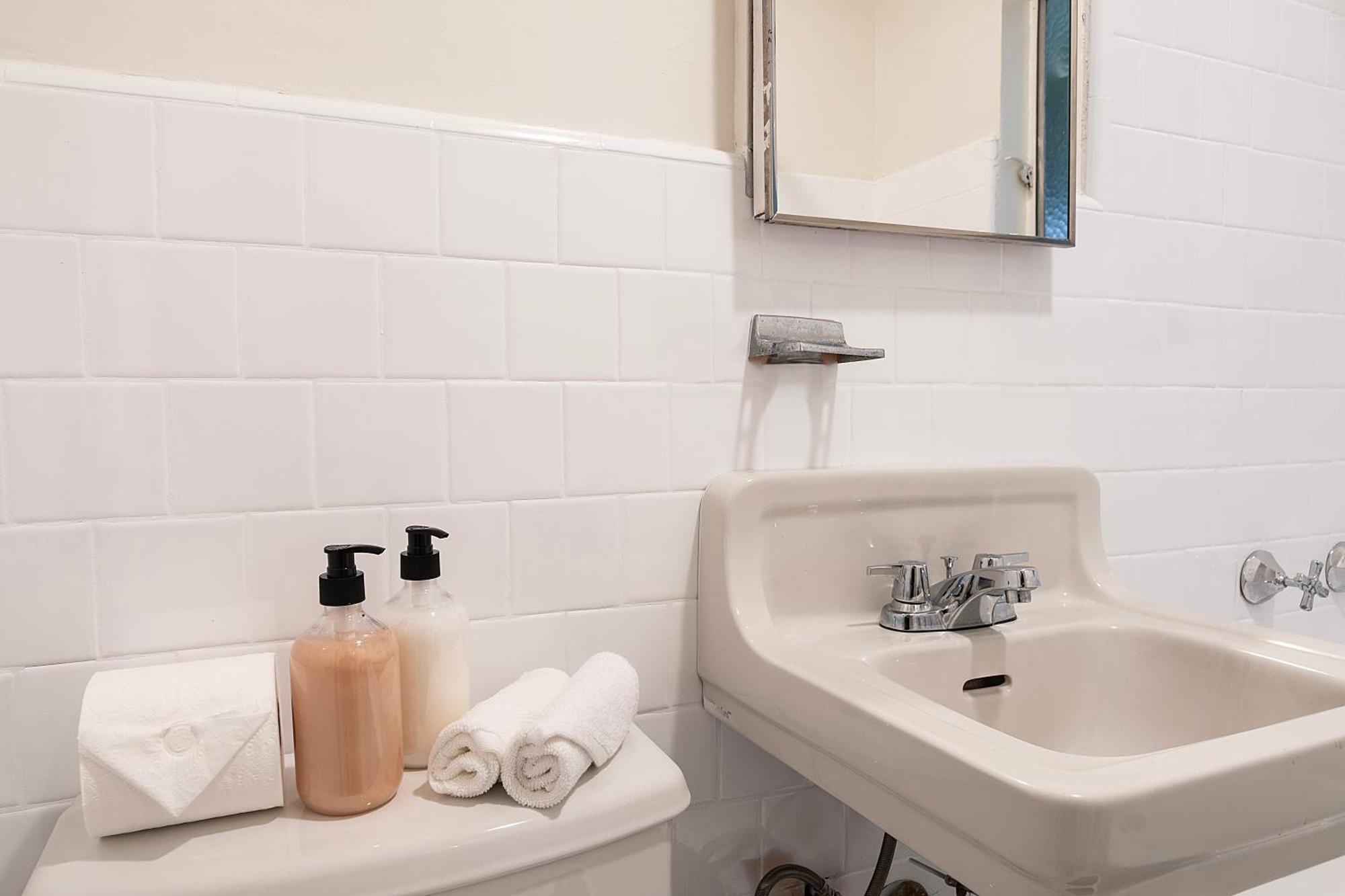 Charming 2nd-floor Near Beverly Hills And La Attractions Apartment Los Angeles