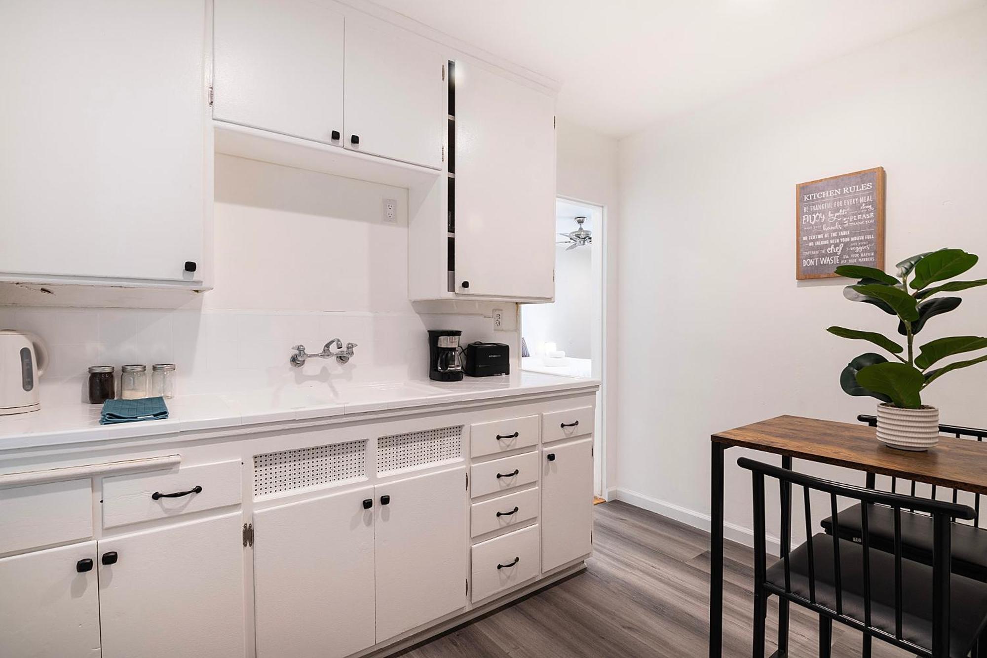 Charming 2nd-floor Near Beverly Hills And La Attractions * Los Angeles