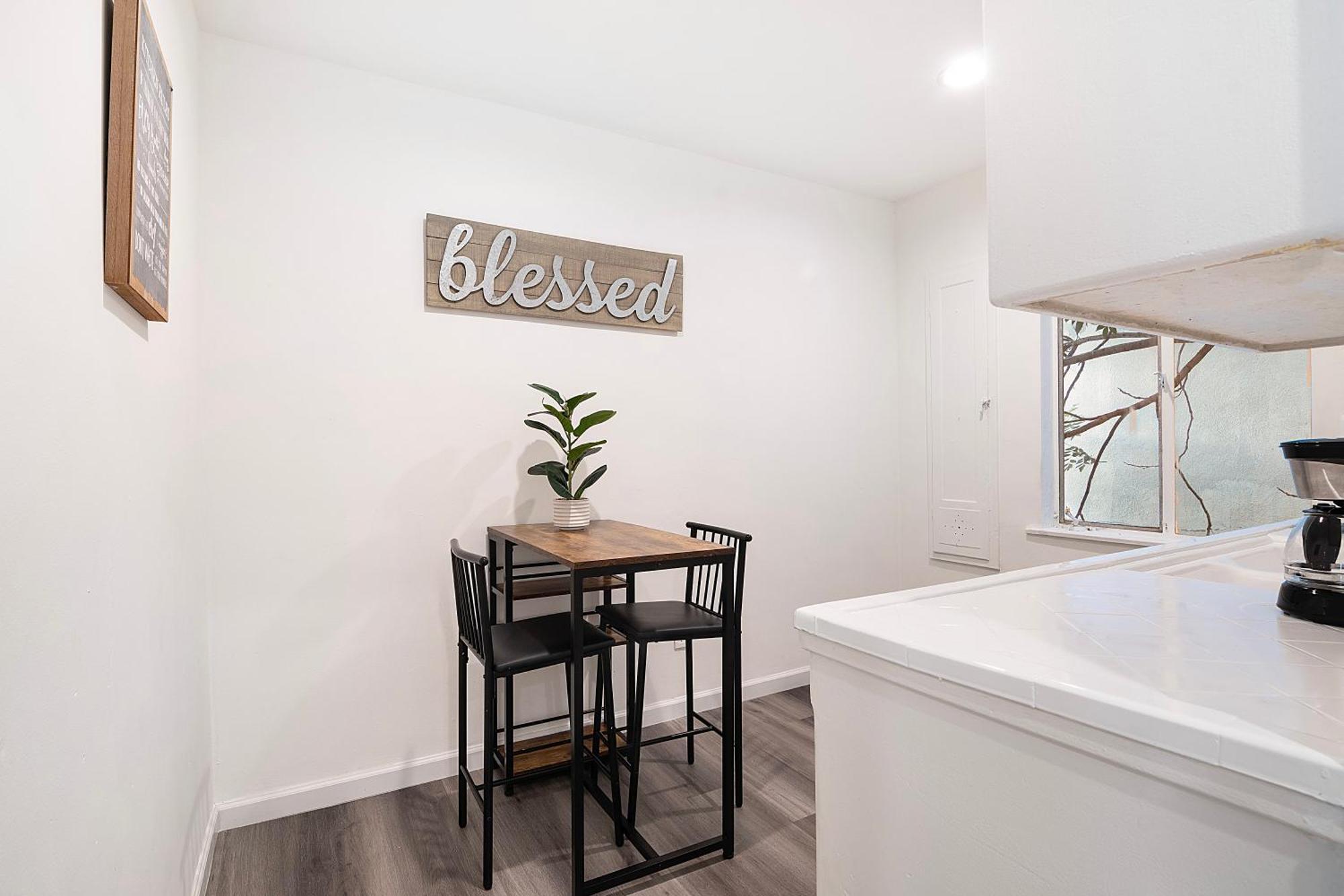 Apartment Charming 2nd-floor Near Beverly Hills And La Attractions