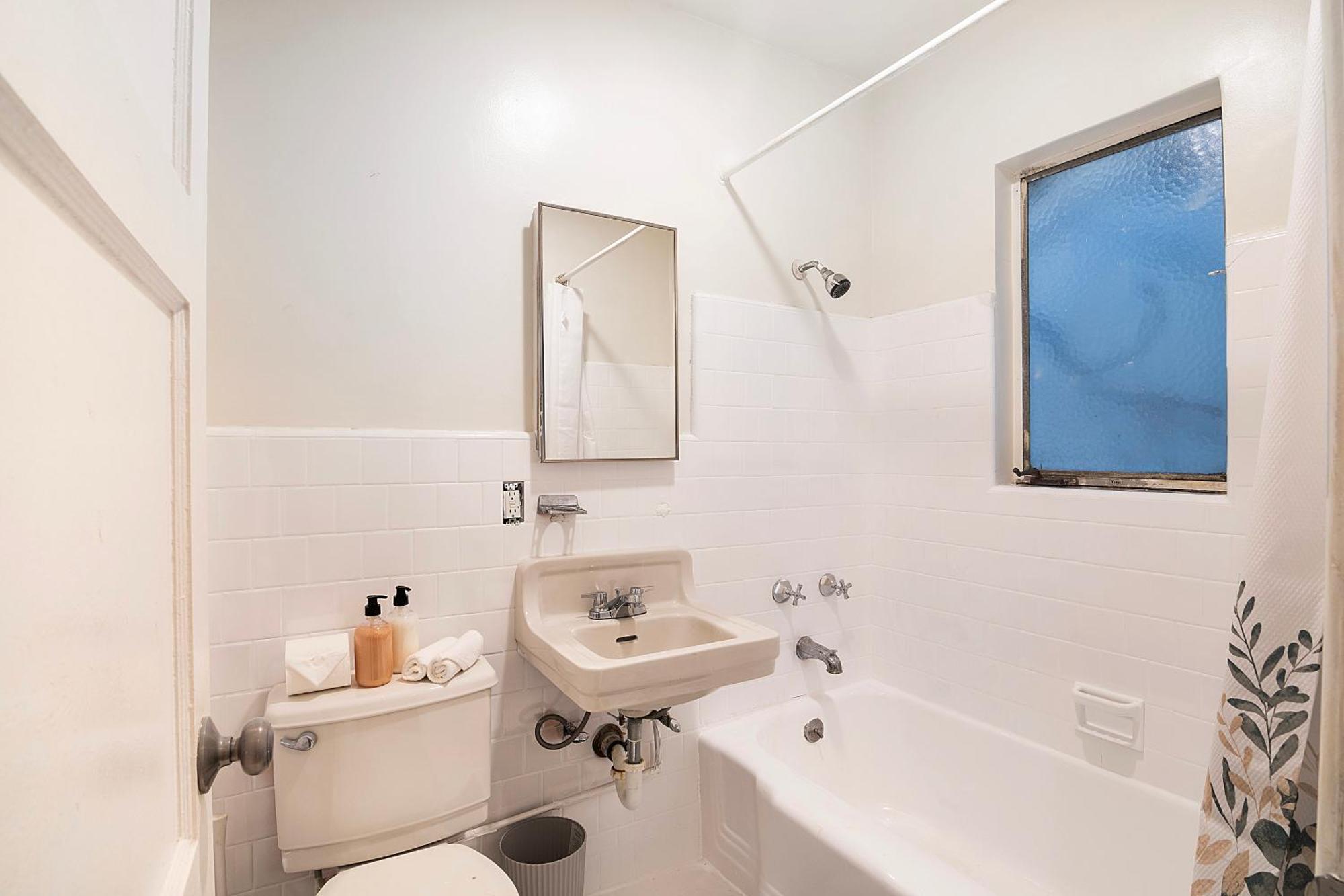 Apartment Charming 2nd-floor Near Beverly Hills And La Attractions