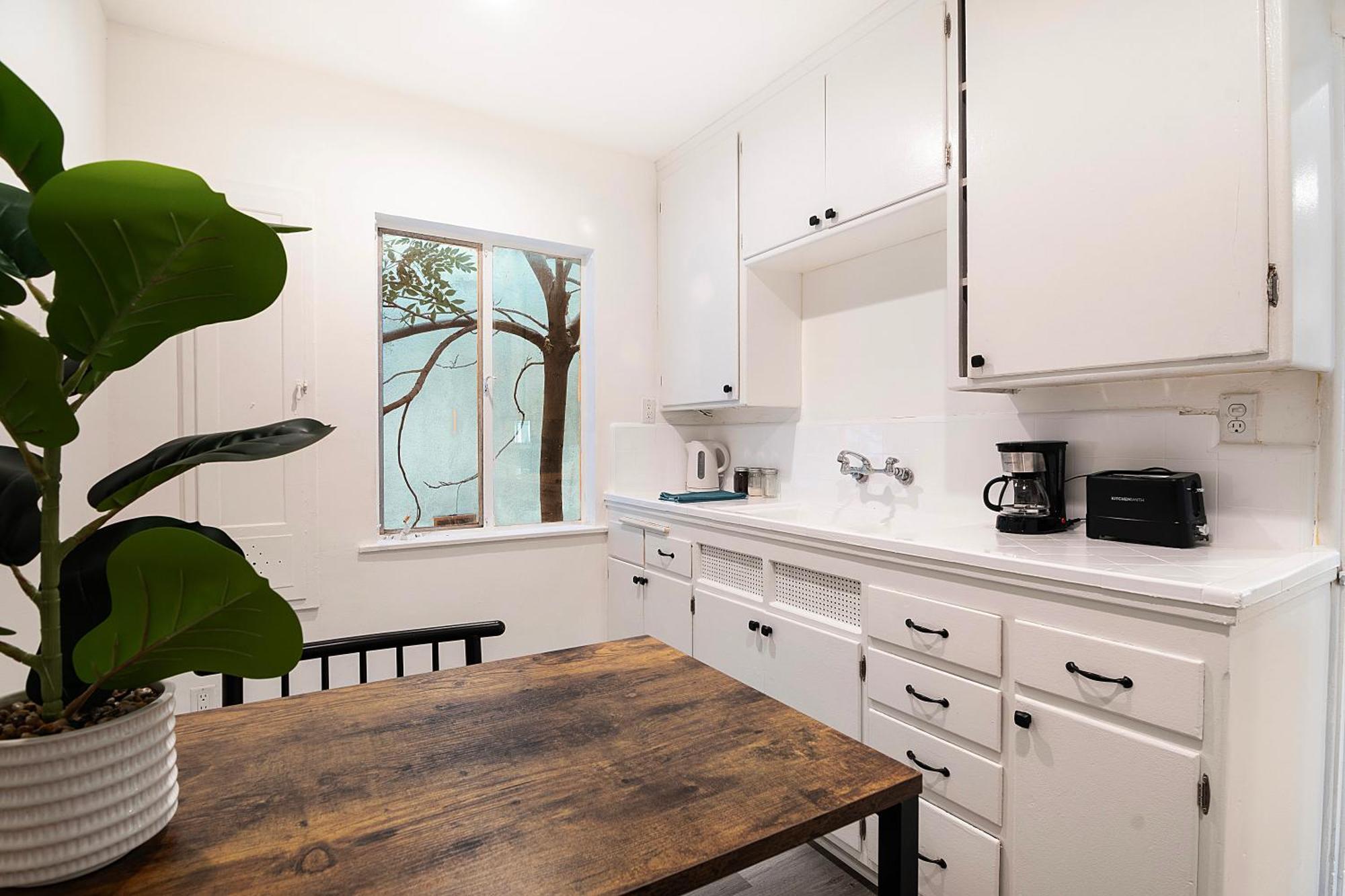 Apartment Charming 2nd-floor Near Beverly Hills And La Attractions Los Angeles