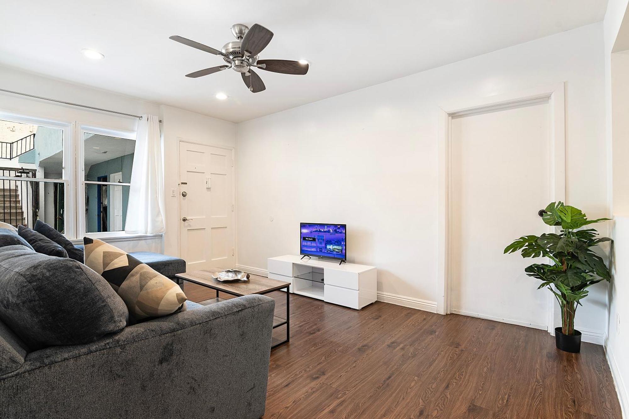 Ground-floor 1-bedroom By Beverly Hills Steps From Restaurants, Cafes And Shopping Apartment Los Angeles