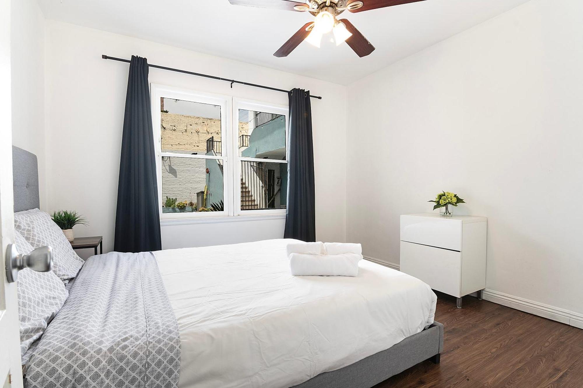 Ground-floor 1-bedroom By Beverly Hills Steps From Restaurants, Cafes And Shopping Apartment *