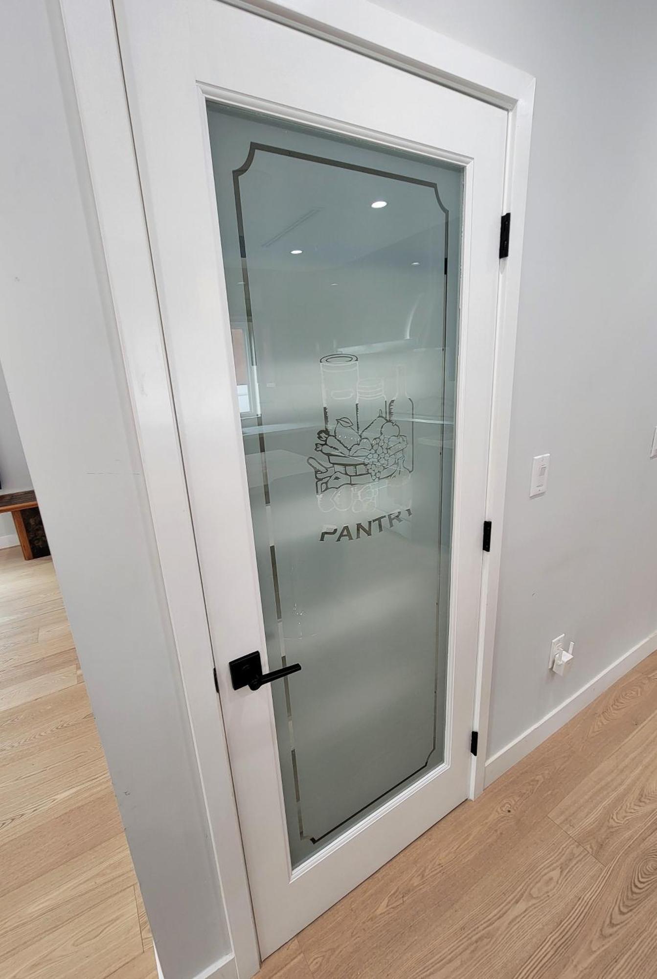 Modern Luxury 3 Bedroom Next To La Cienega Plaza With Parking, Wifi, Tv, Bbq 10 Minutes To Rodeo Drive Holiday home Los Angeles