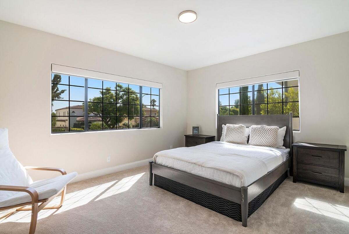Villa Beautiful 6br Family 2-story With Large Backyard And Outdoor Kitchen *