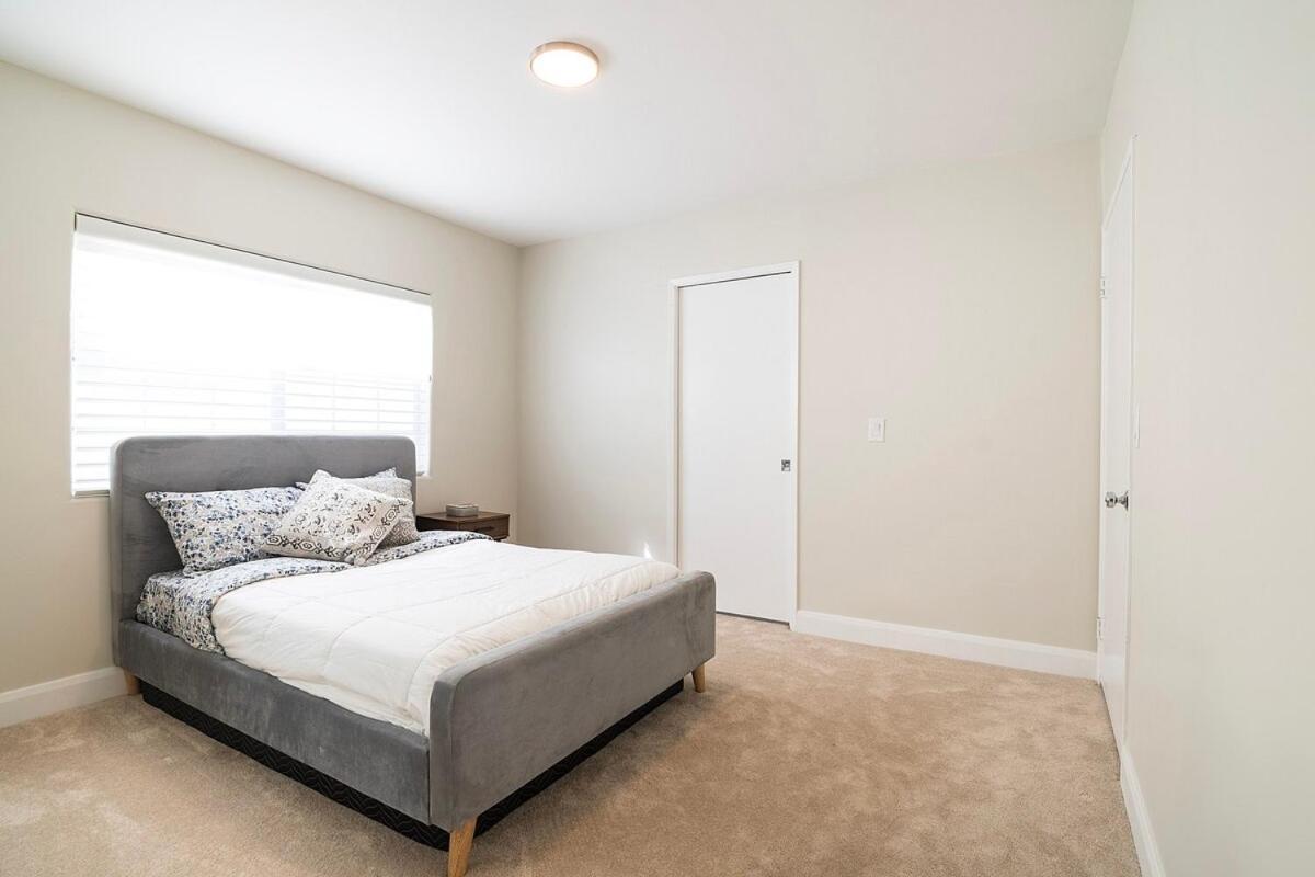 Villa Beautiful 6br Family 2-story With Large Backyard And Outdoor Kitchen *