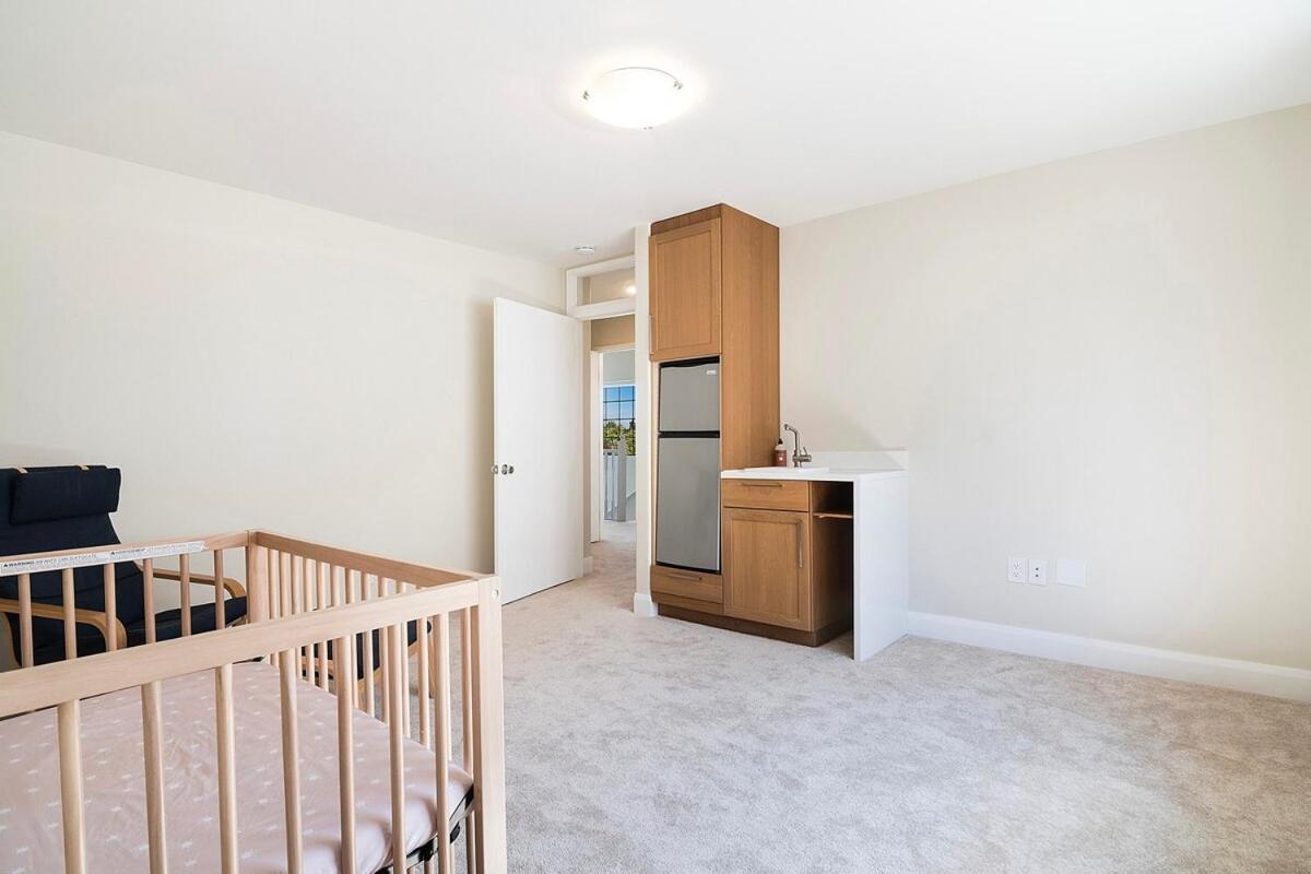 Villa Beautiful 6br Family 2-story With Large Backyard And Outdoor Kitchen