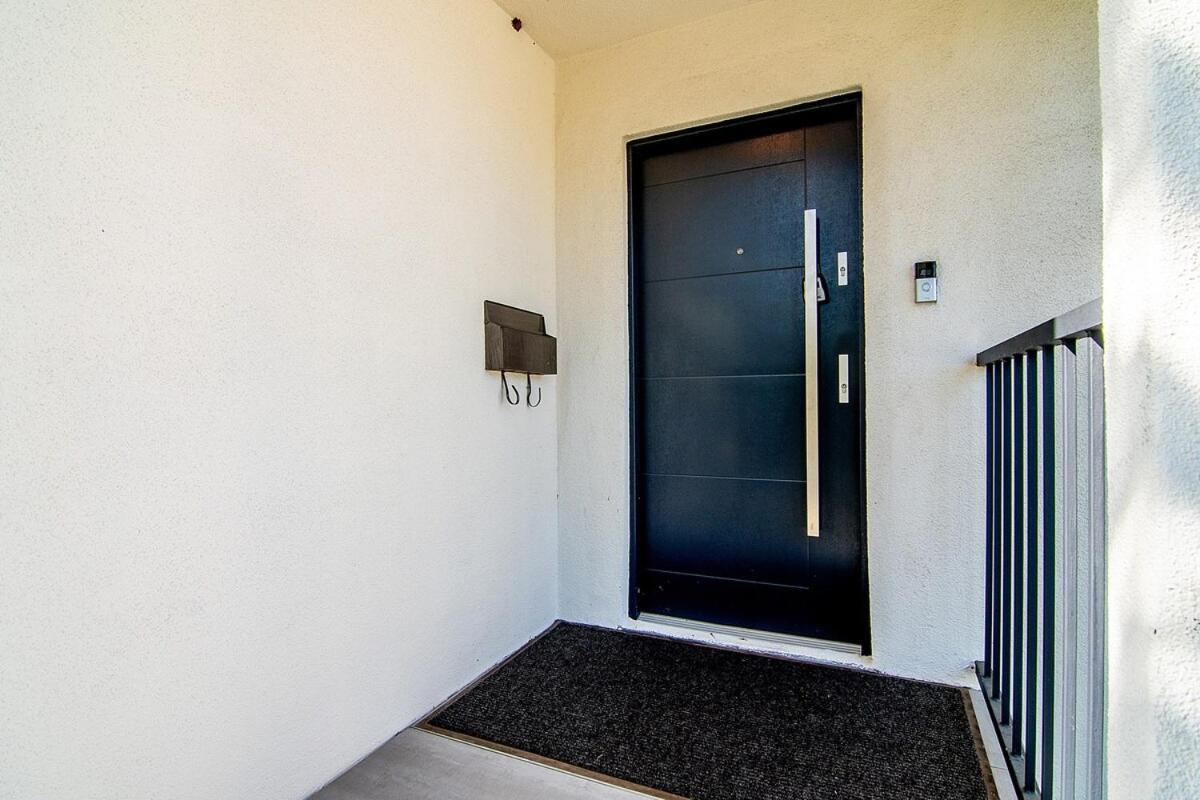 Villa Beautiful 6br Family 2-story With Large Backyard And Outdoor Kitchen