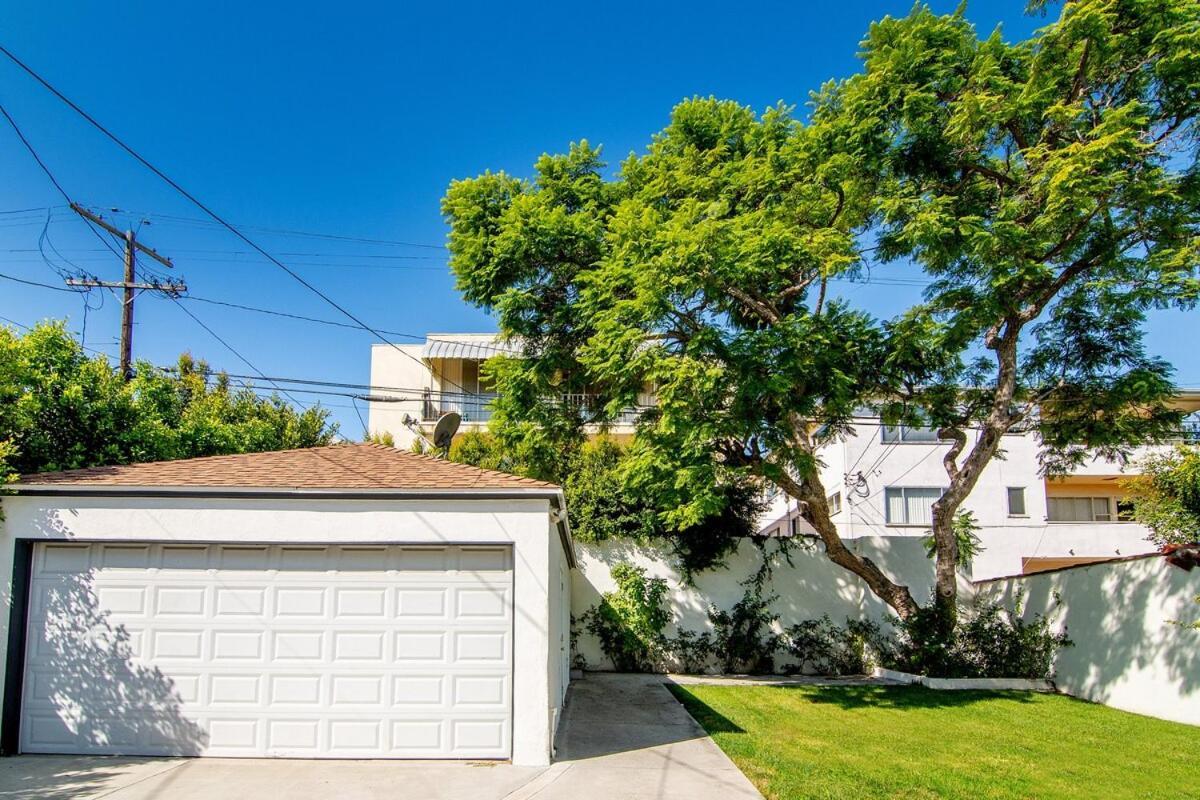 Villa Beautiful 6br Family 2-story With Large Backyard And Outdoor Kitchen Los Angeles