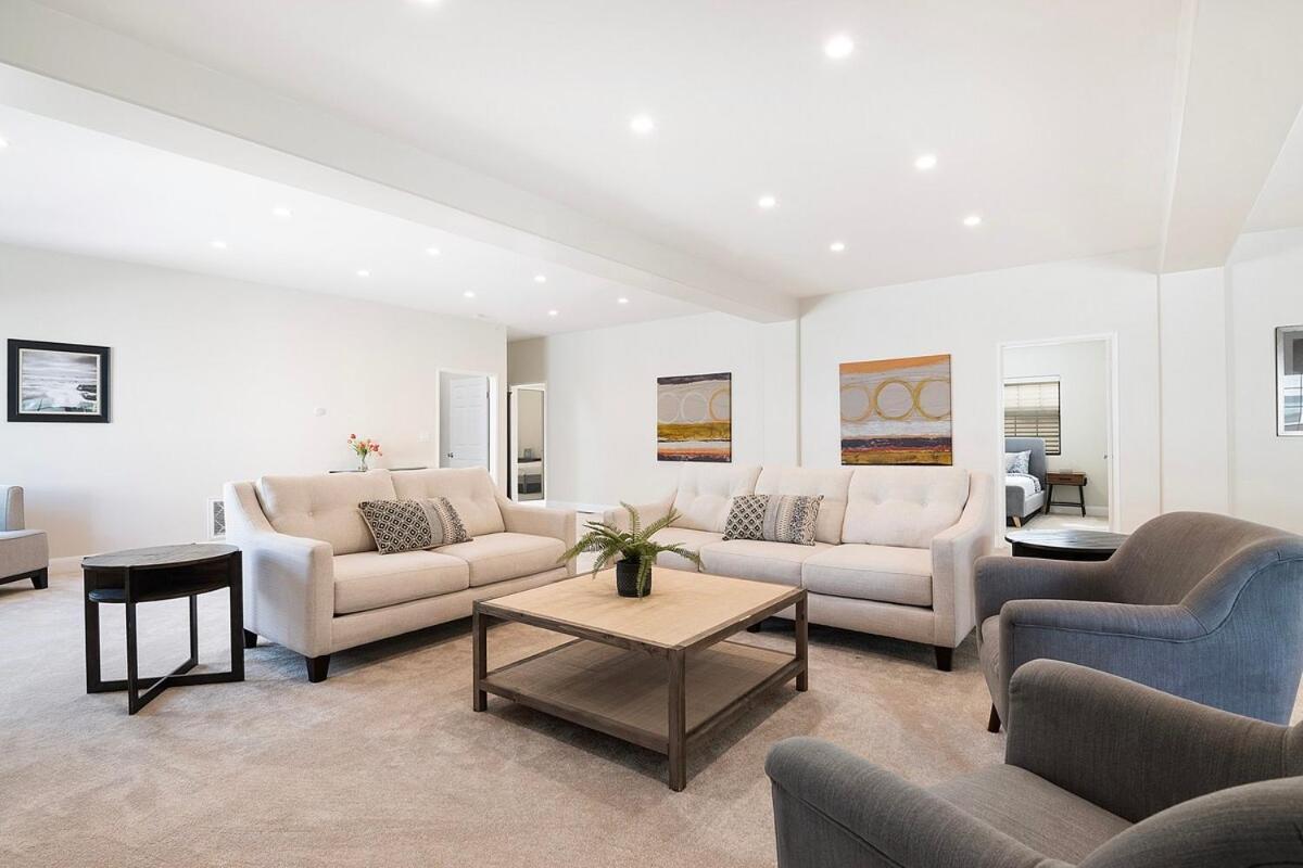 Beautiful 6br Family 2-story With Large Backyard And Outdoor Kitchen Villa *